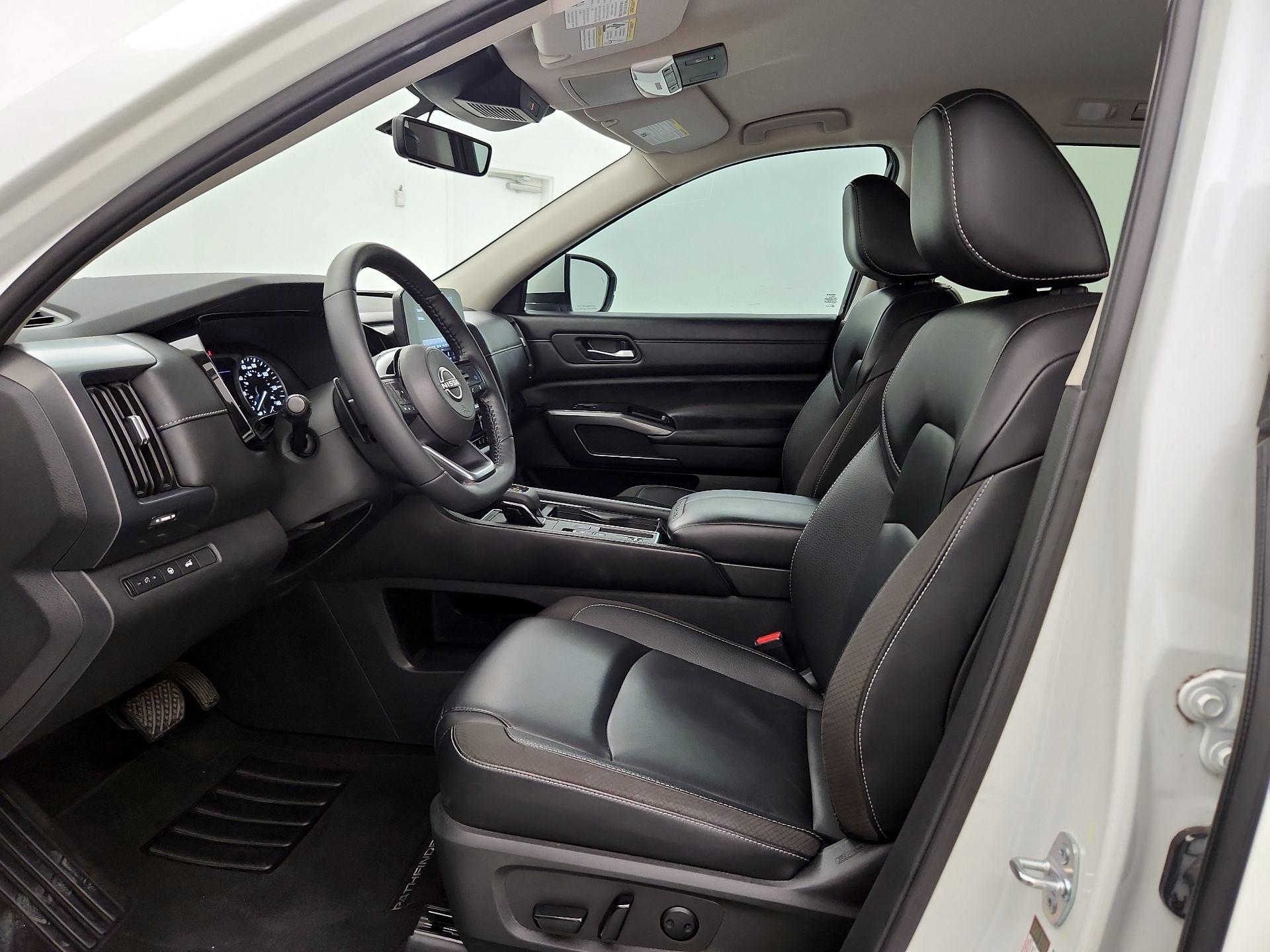 Thumbnail: 2023 Nissan Pathfinder - 11
