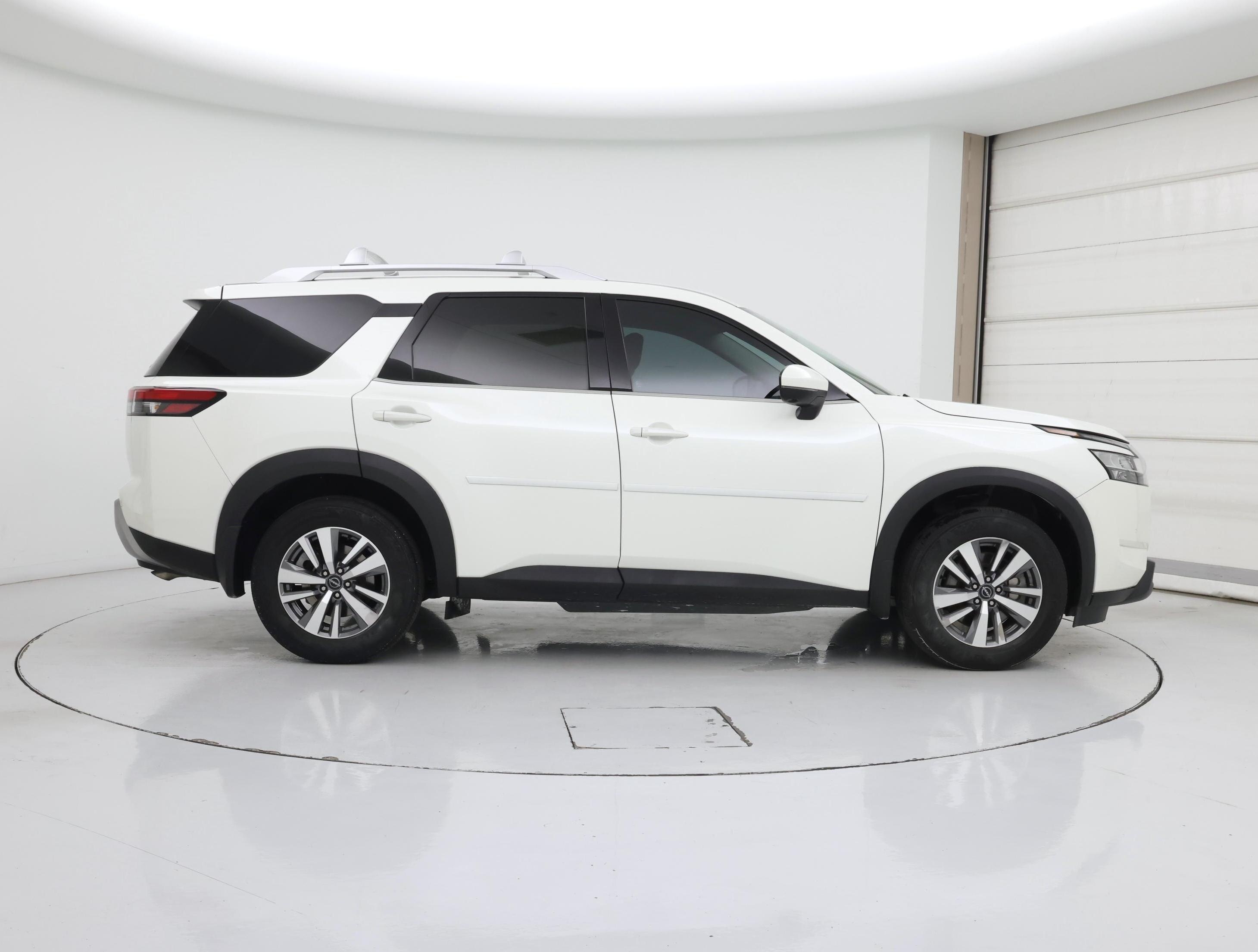 Thumbnail: 2023 Nissan Pathfinder - 7