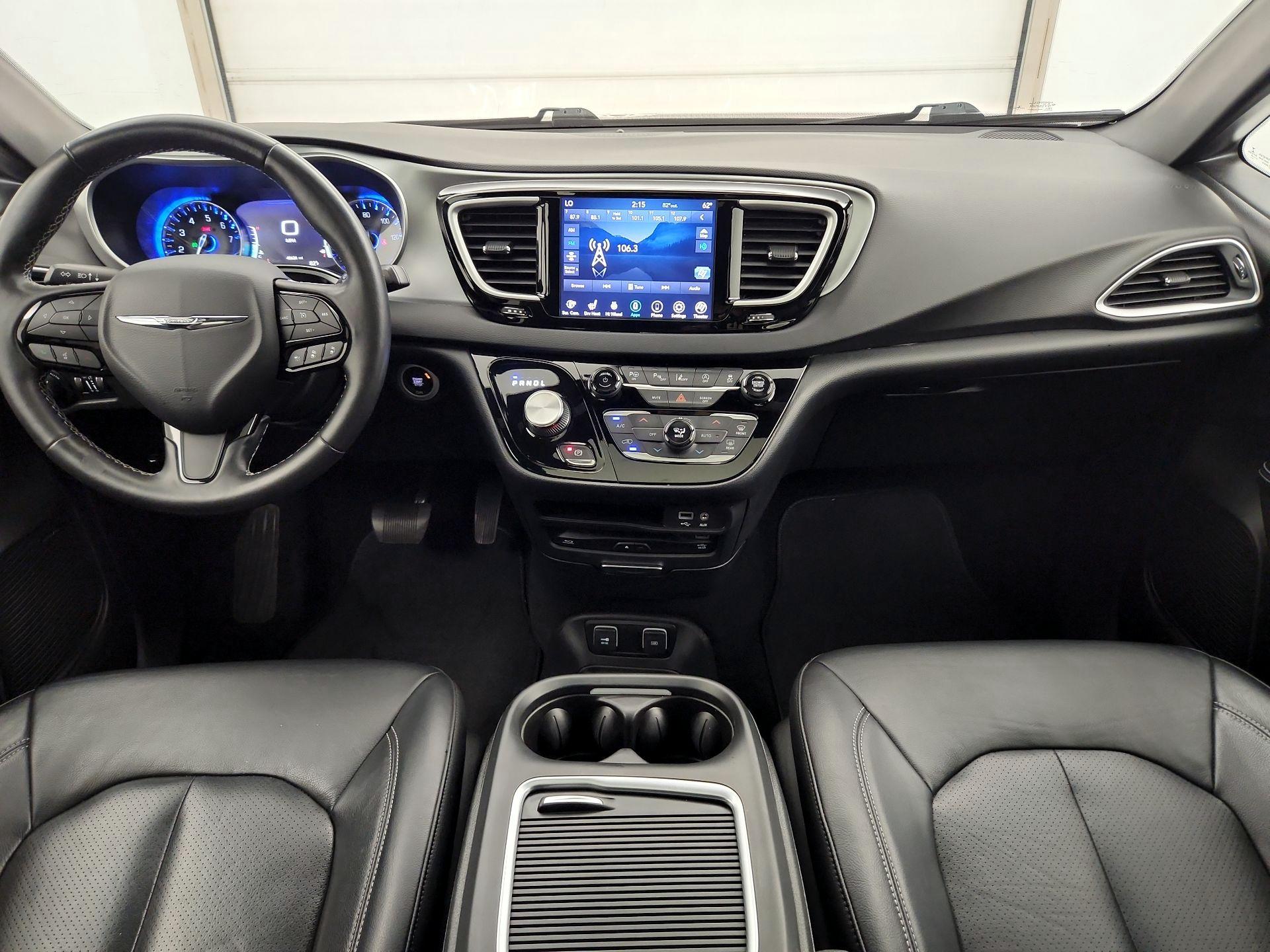Thumbnail: 2020 Chrysler Pacifica - 9
