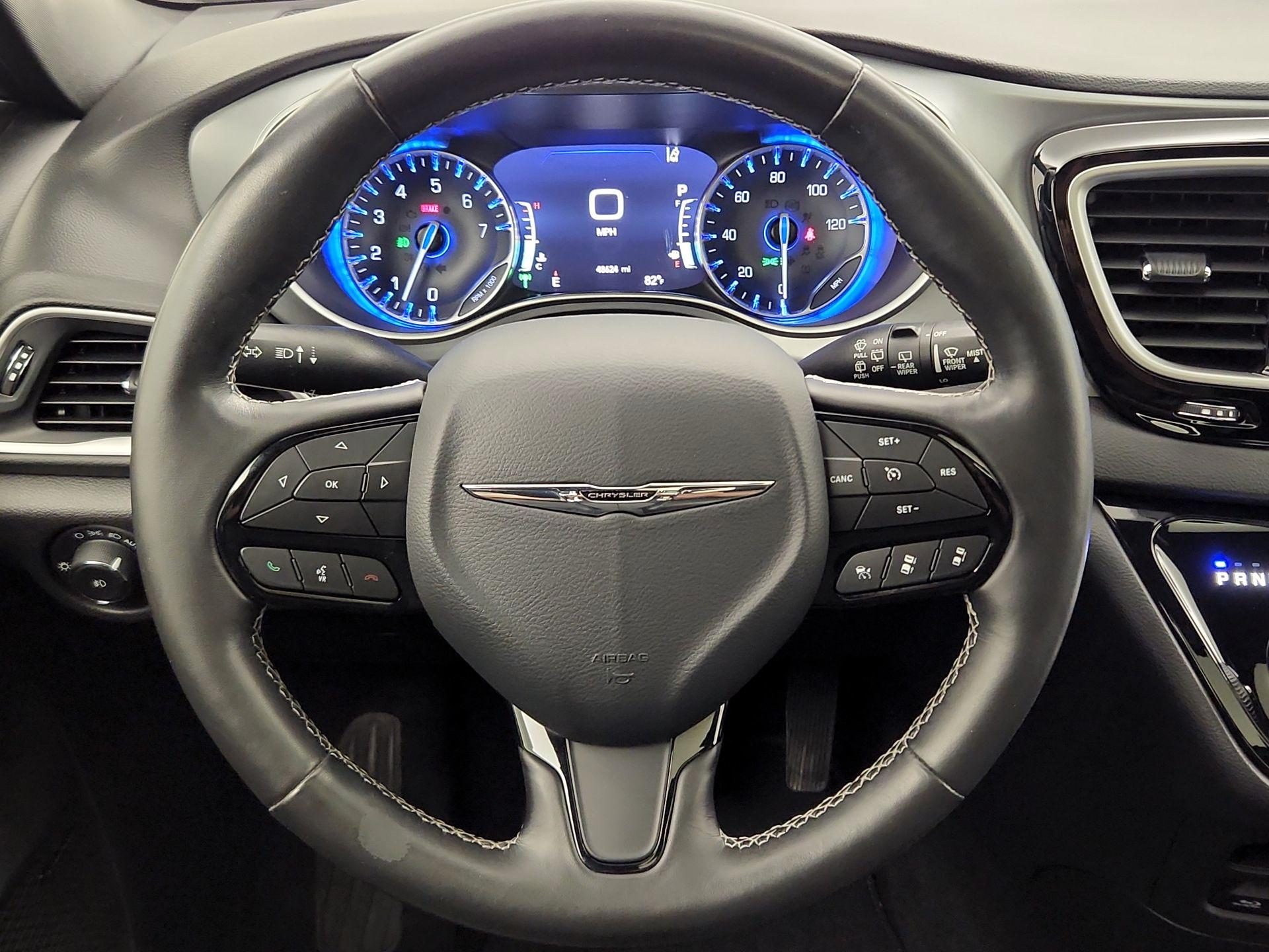 Thumbnail: 2020 Chrysler Pacifica - 10