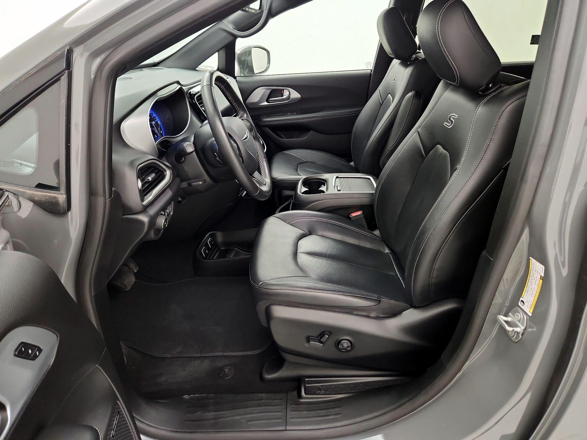 Thumbnail: 2020 Chrysler Pacifica - 11