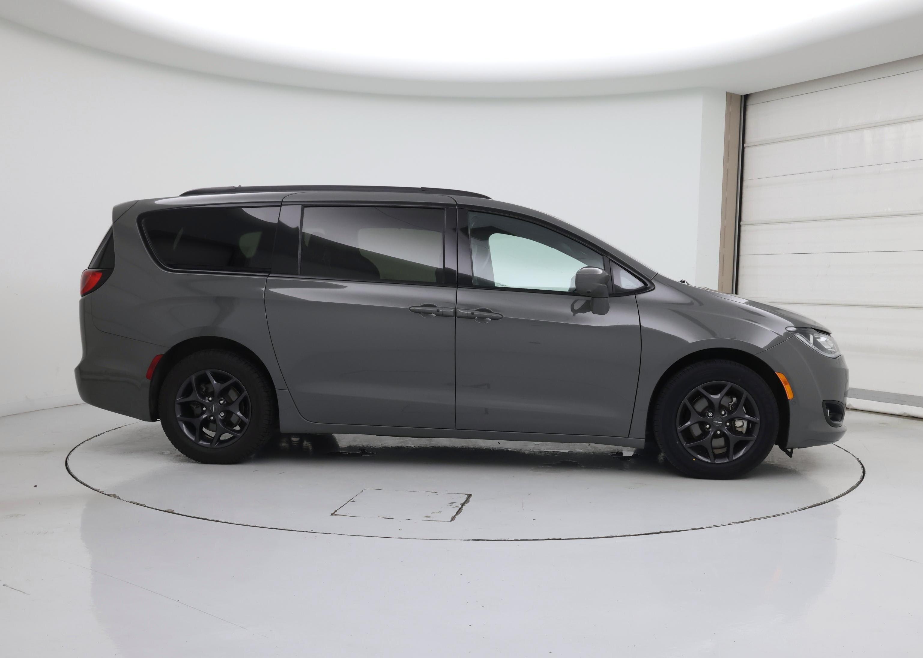 Thumbnail: 2020 Chrysler Pacifica - 7