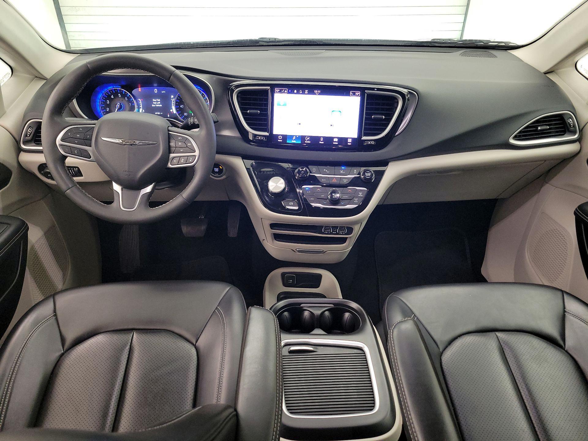 Thumbnail: 2023 Chrysler Pacifica - 9
