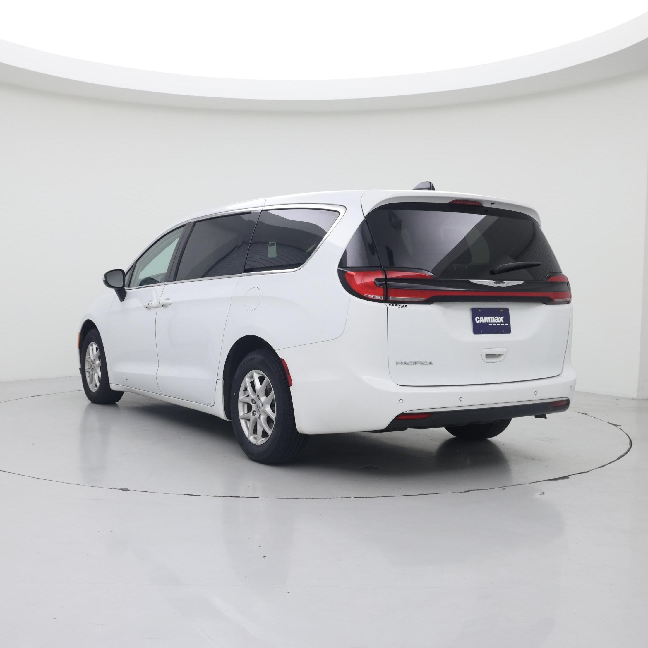 Thumbnail: 2023 Chrysler Pacifica - 2