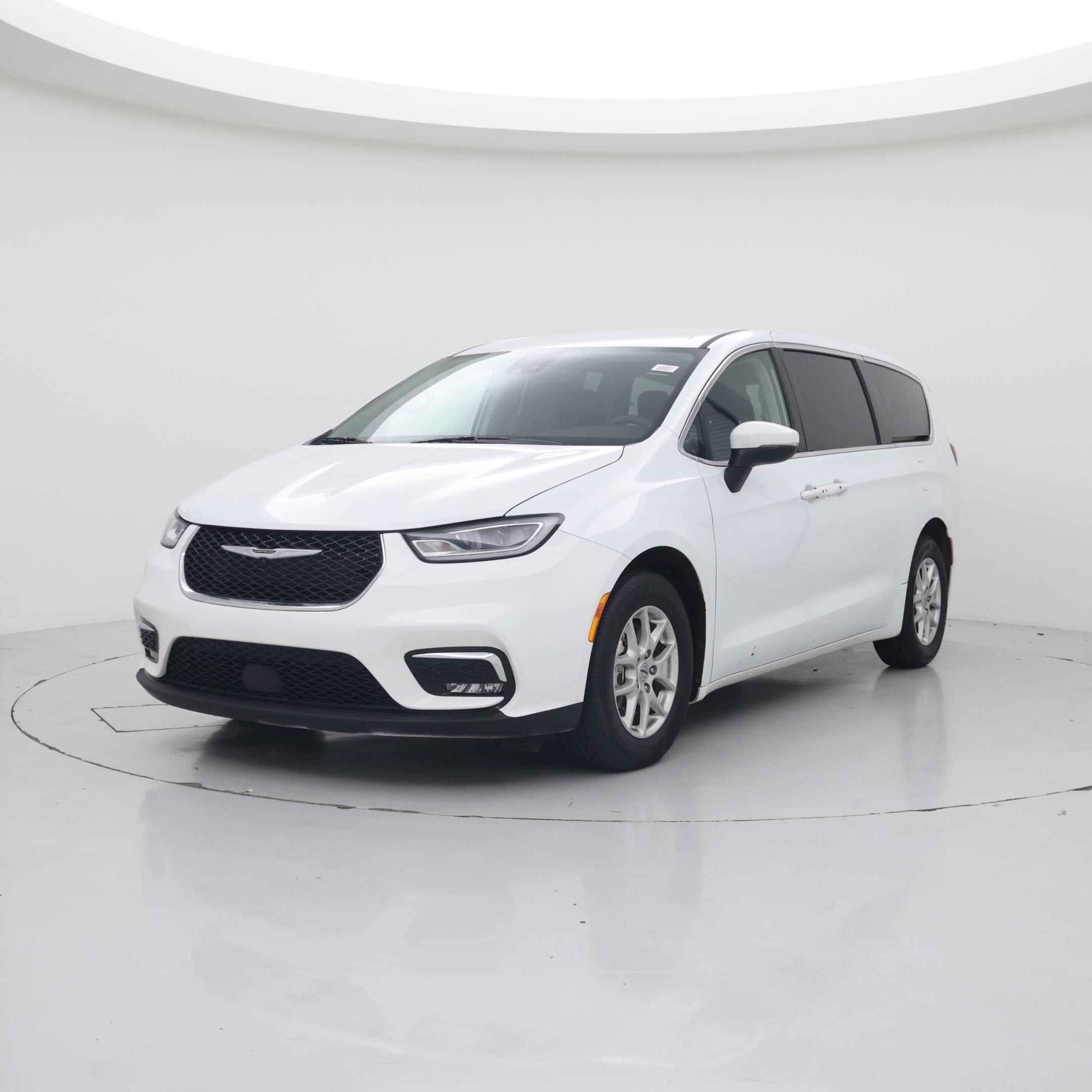 Thumbnail: 2023 Chrysler Pacifica - 4