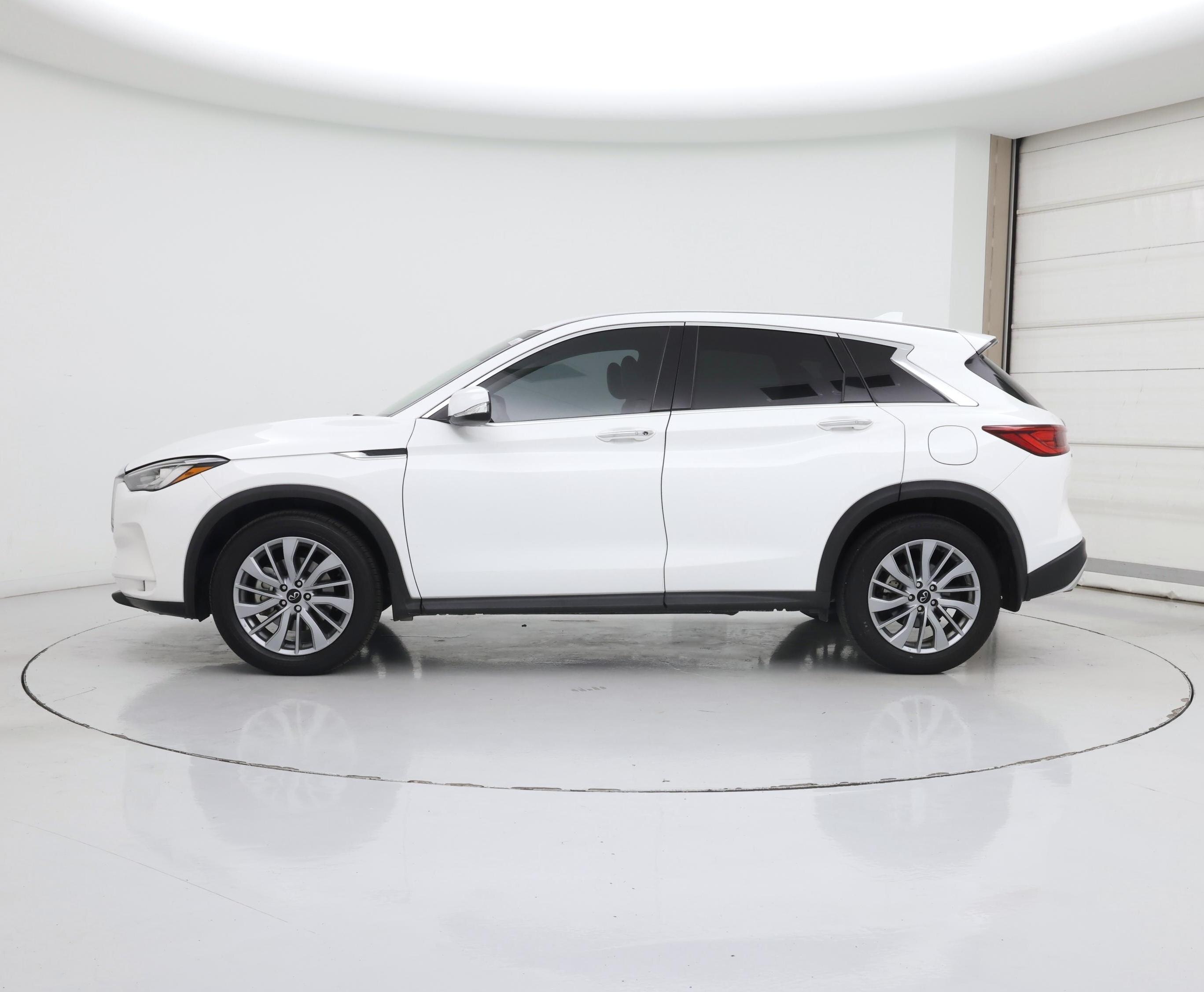 Thumbnail: 2023 INFINITI QX50 - 3
