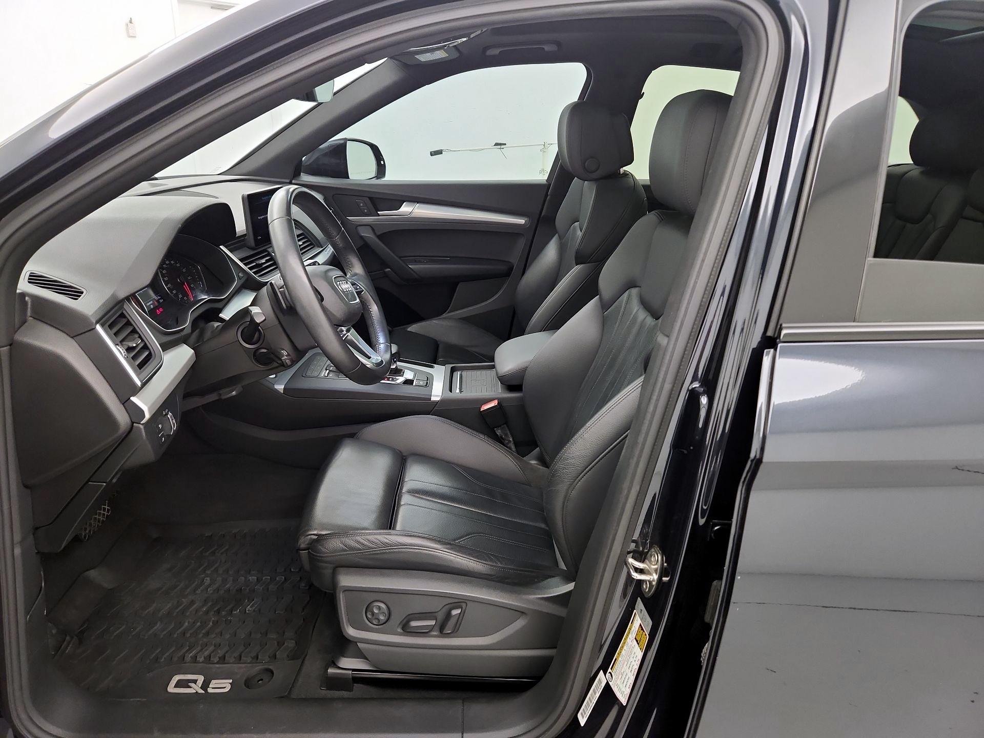 Thumbnail: 2020 Audi Q5 - 11