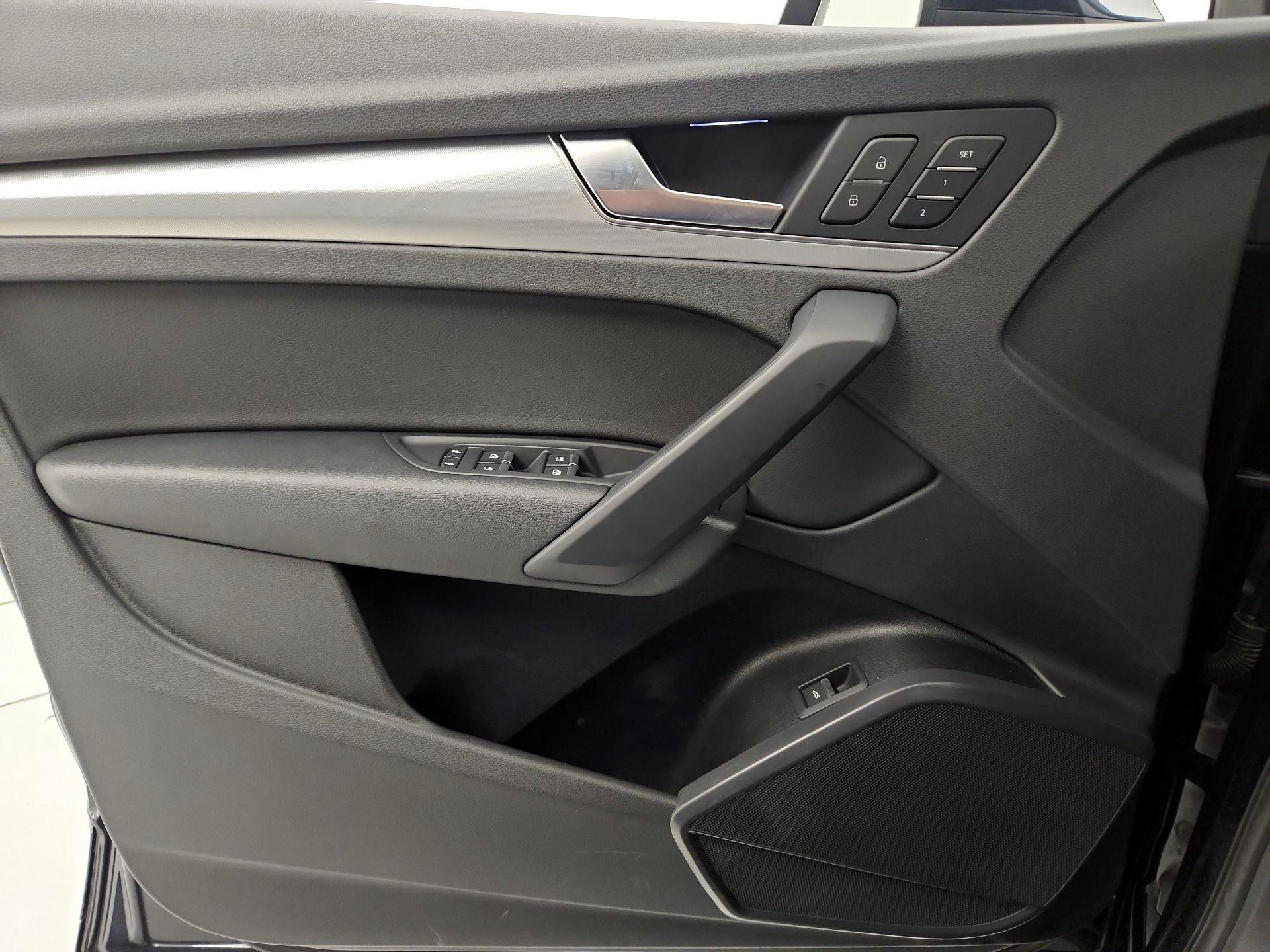 Thumbnail: 2020 Audi Q5 - 12