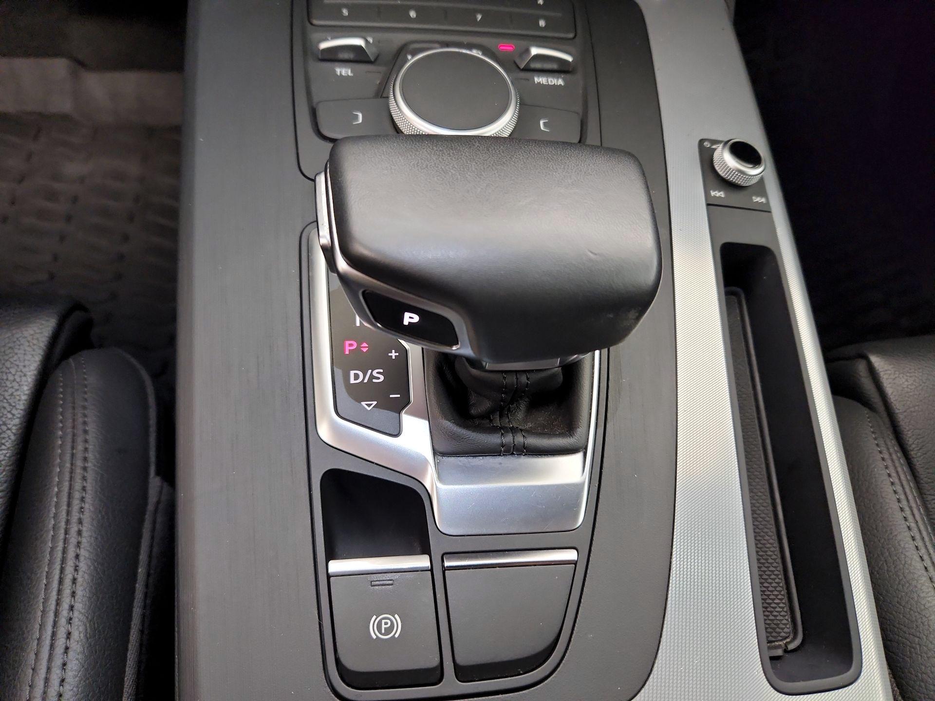 Thumbnail: 2020 Audi Q5 - 17
