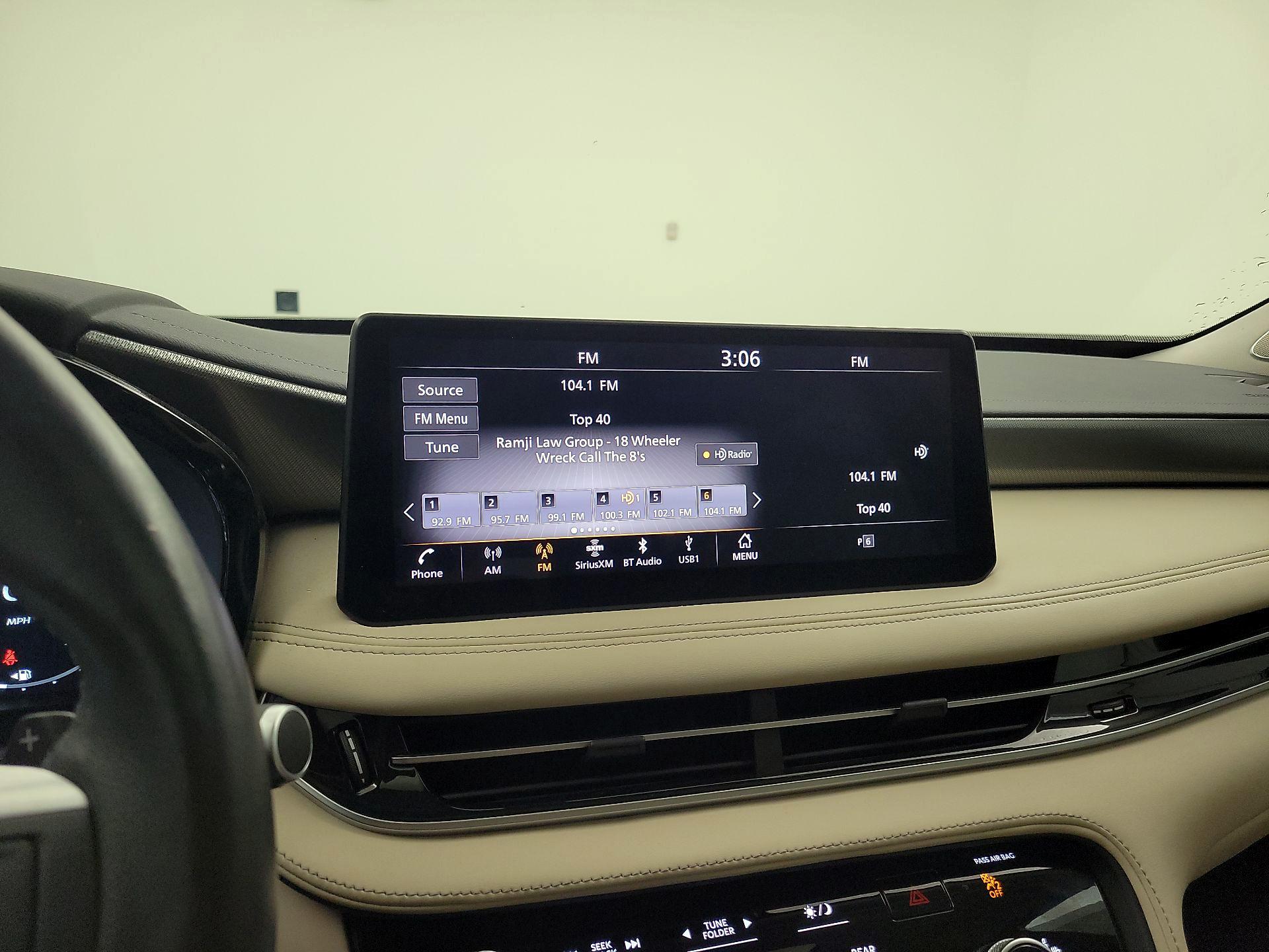 Thumbnail: 2023 INFINITI QX60 - 16