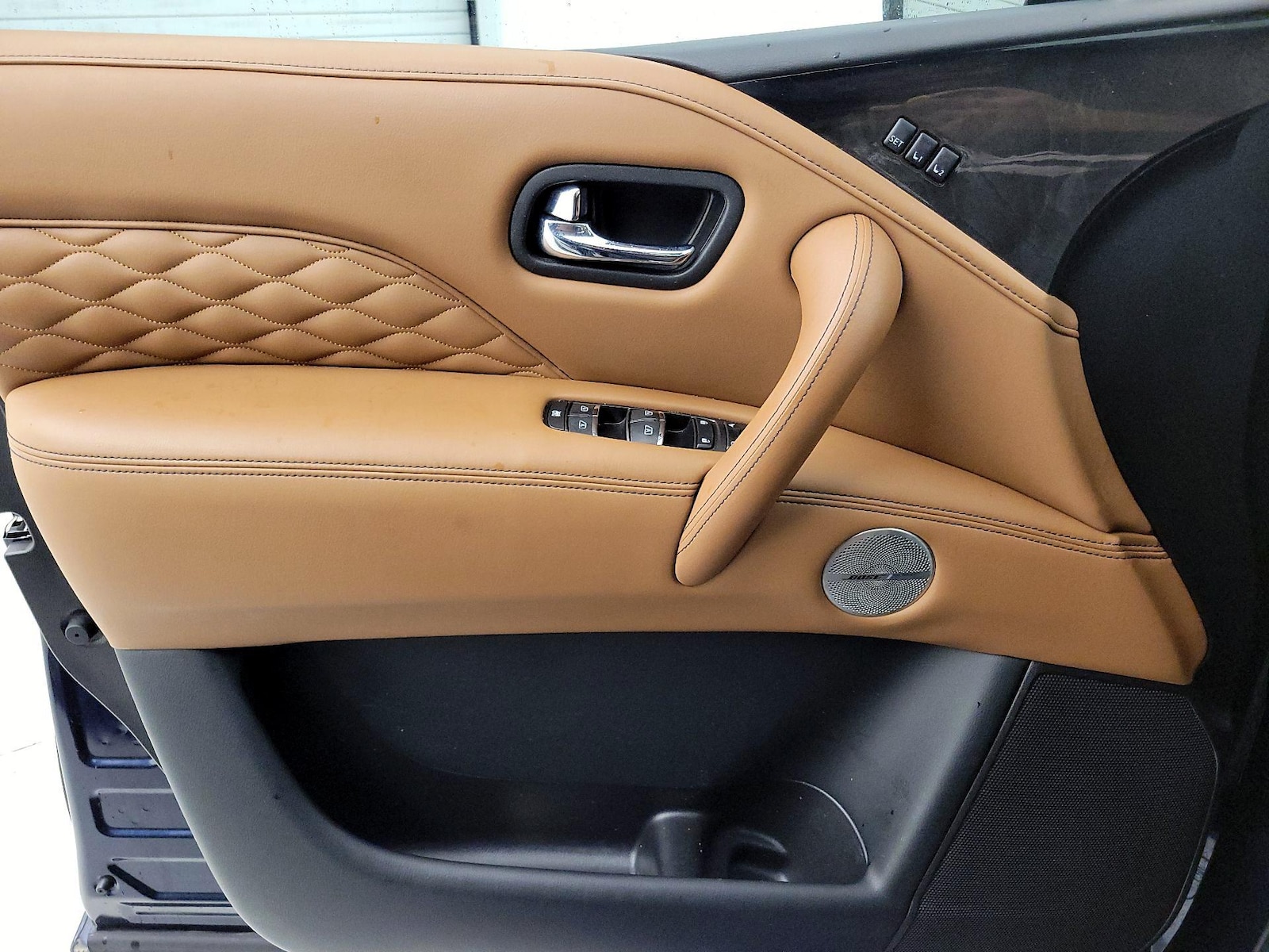 2023 INFINITI QX80 Sensory 4WD - Photo 13