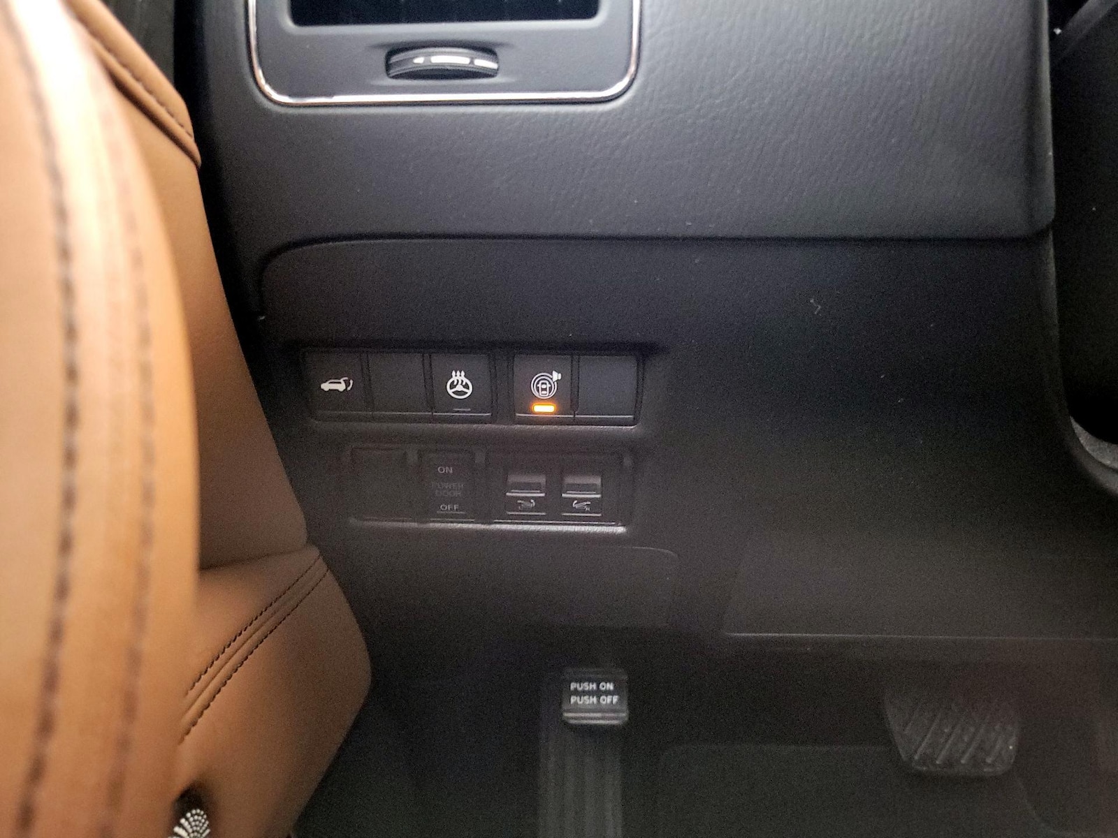 2023 INFINITI QX80 Sensory 4WD - Photo 14