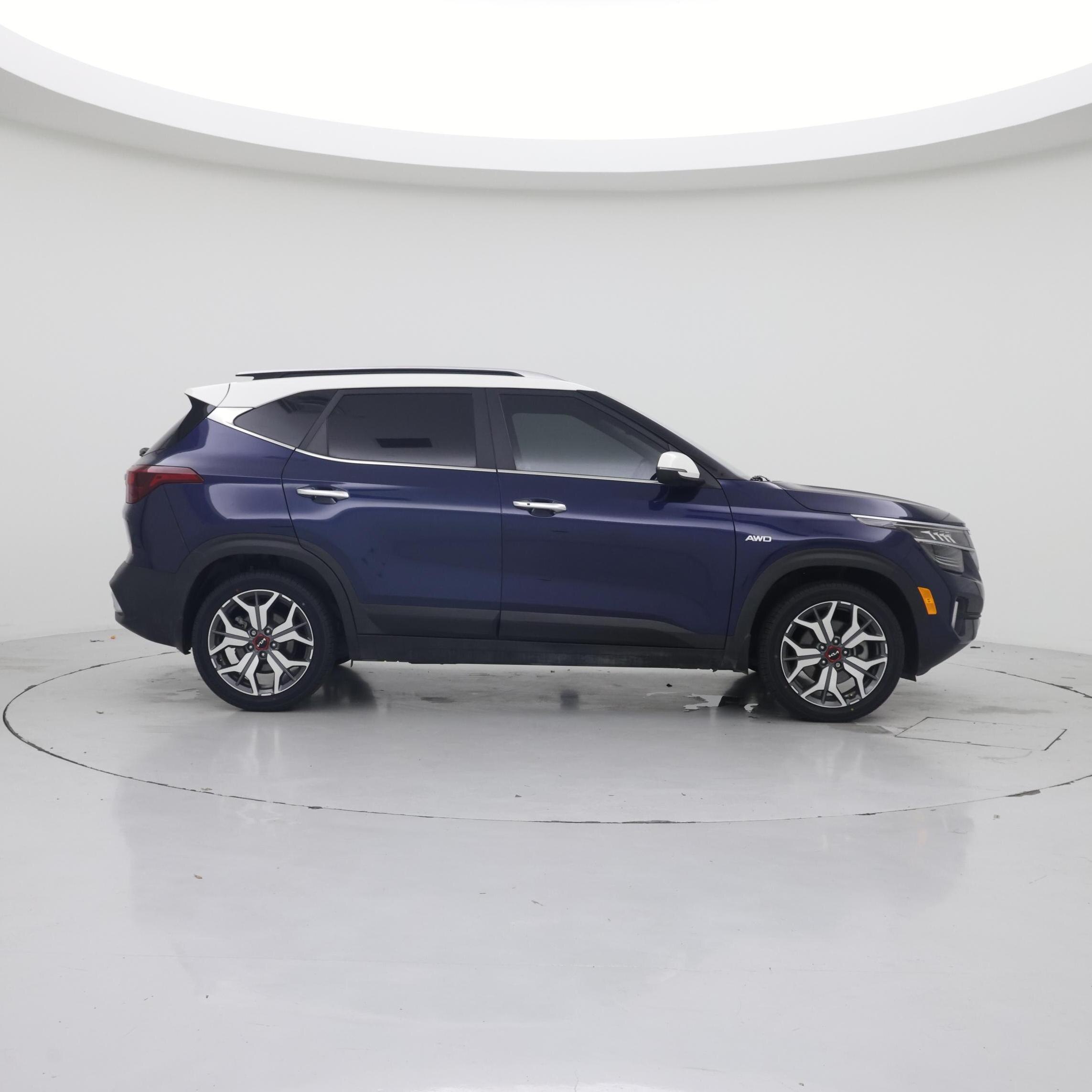 Thumbnail: 2023 Kia Seltos - 7