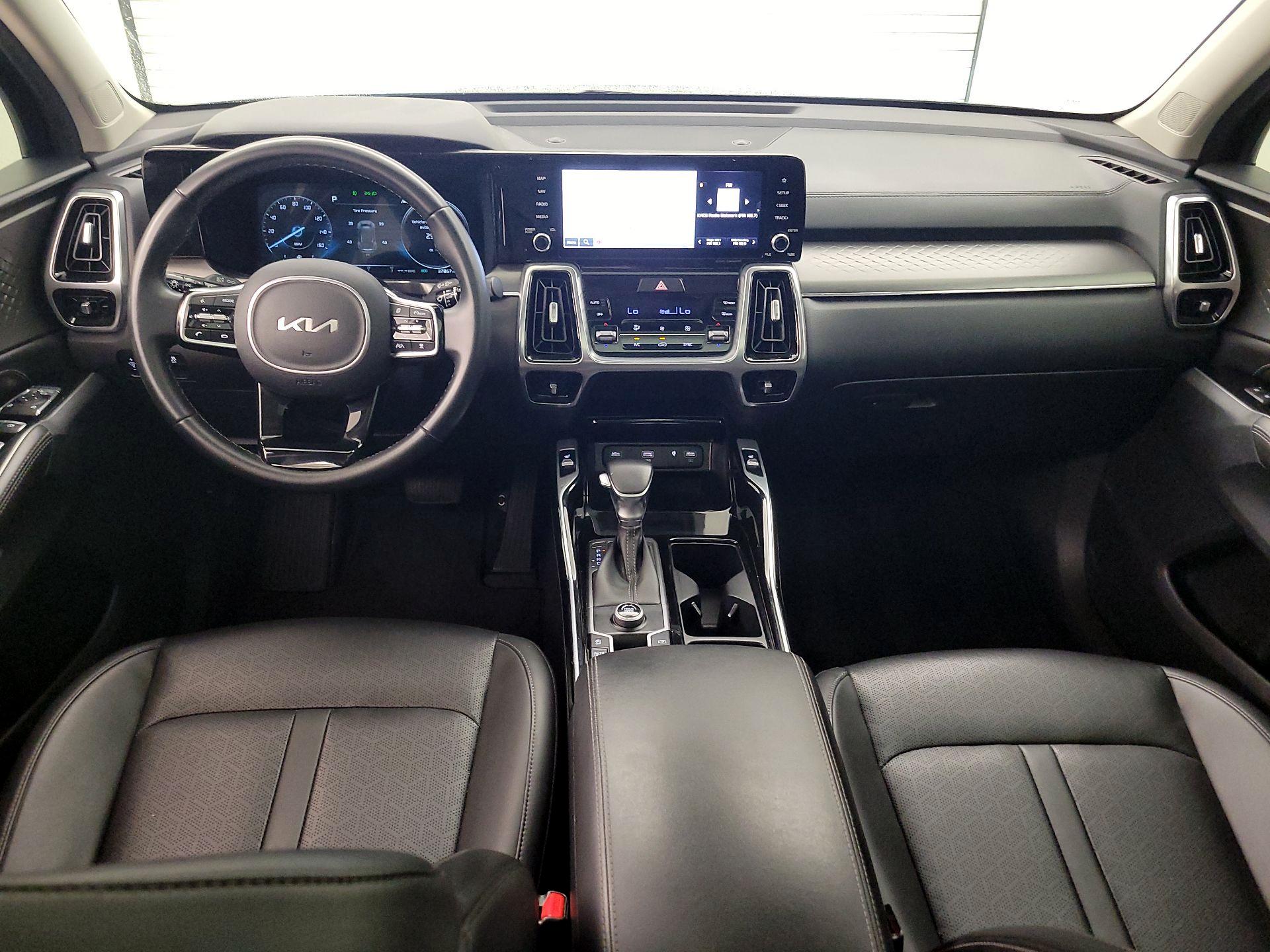 Thumbnail: 2023 Kia Sorento - 9