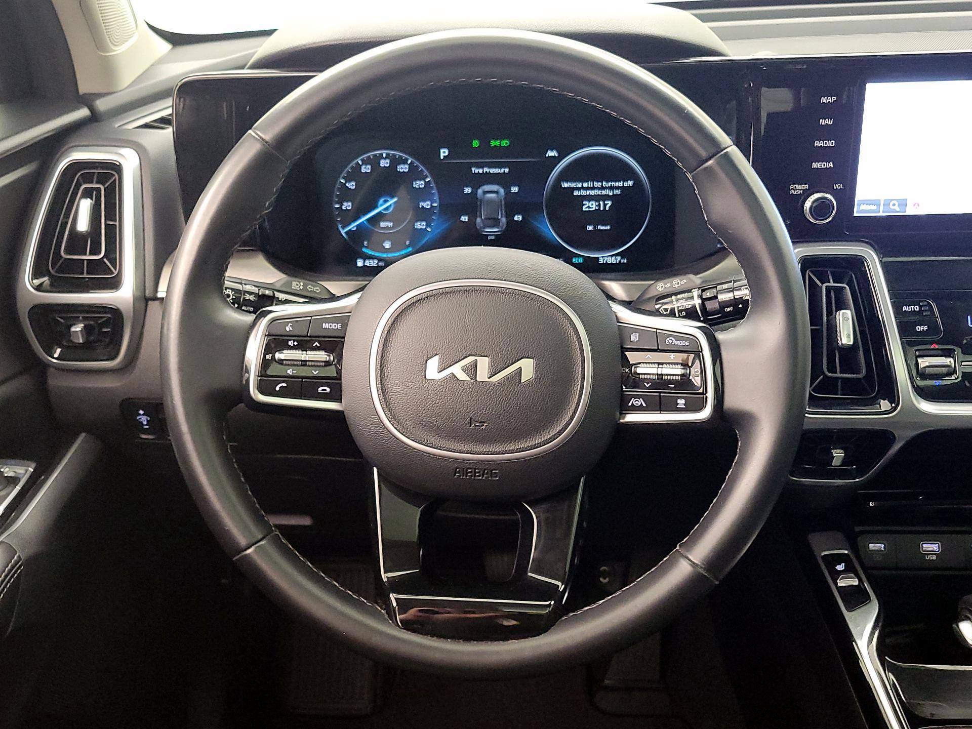 Thumbnail: 2023 Kia Sorento - 10