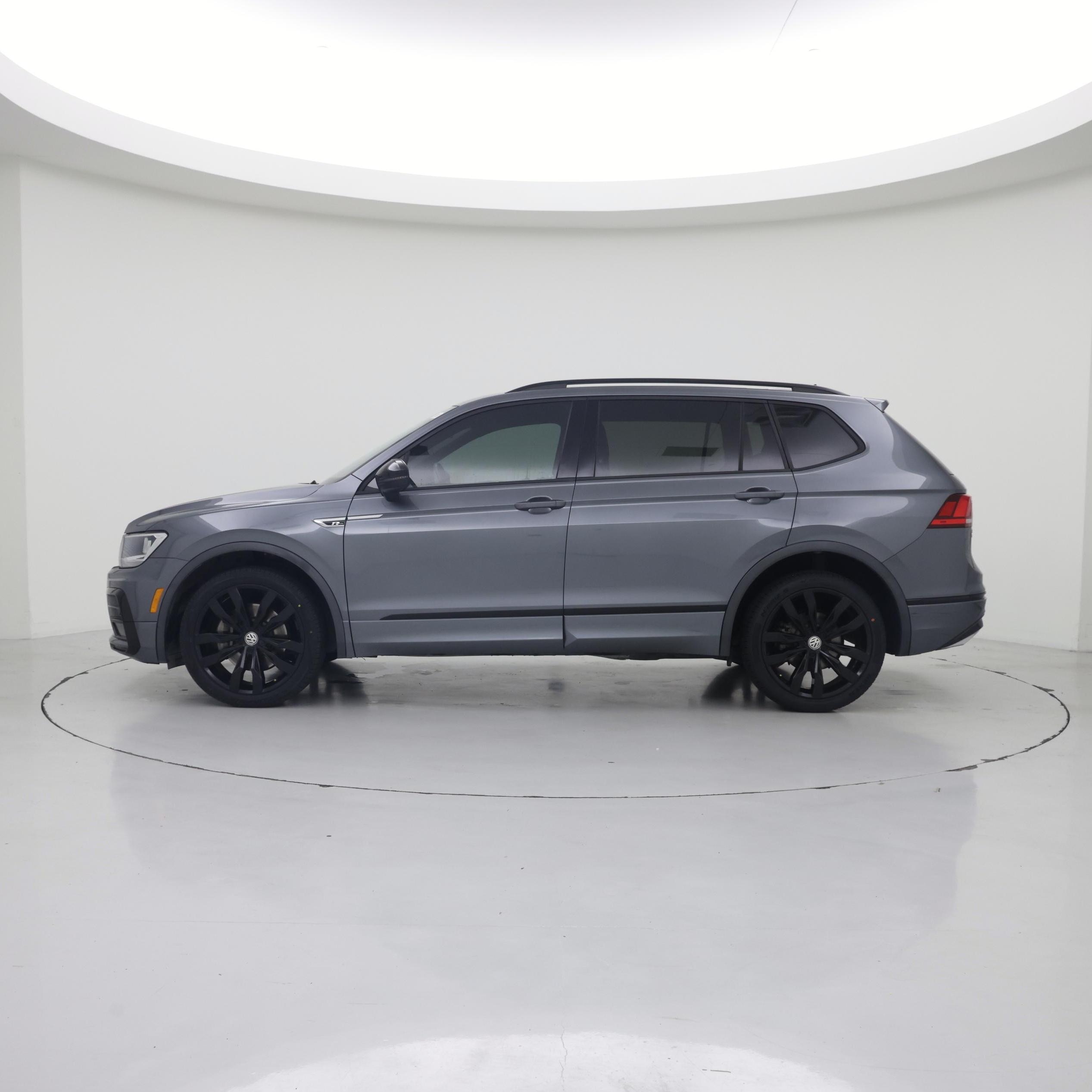 Thumbnail: 2020 Volkswagen Tiguan - 3