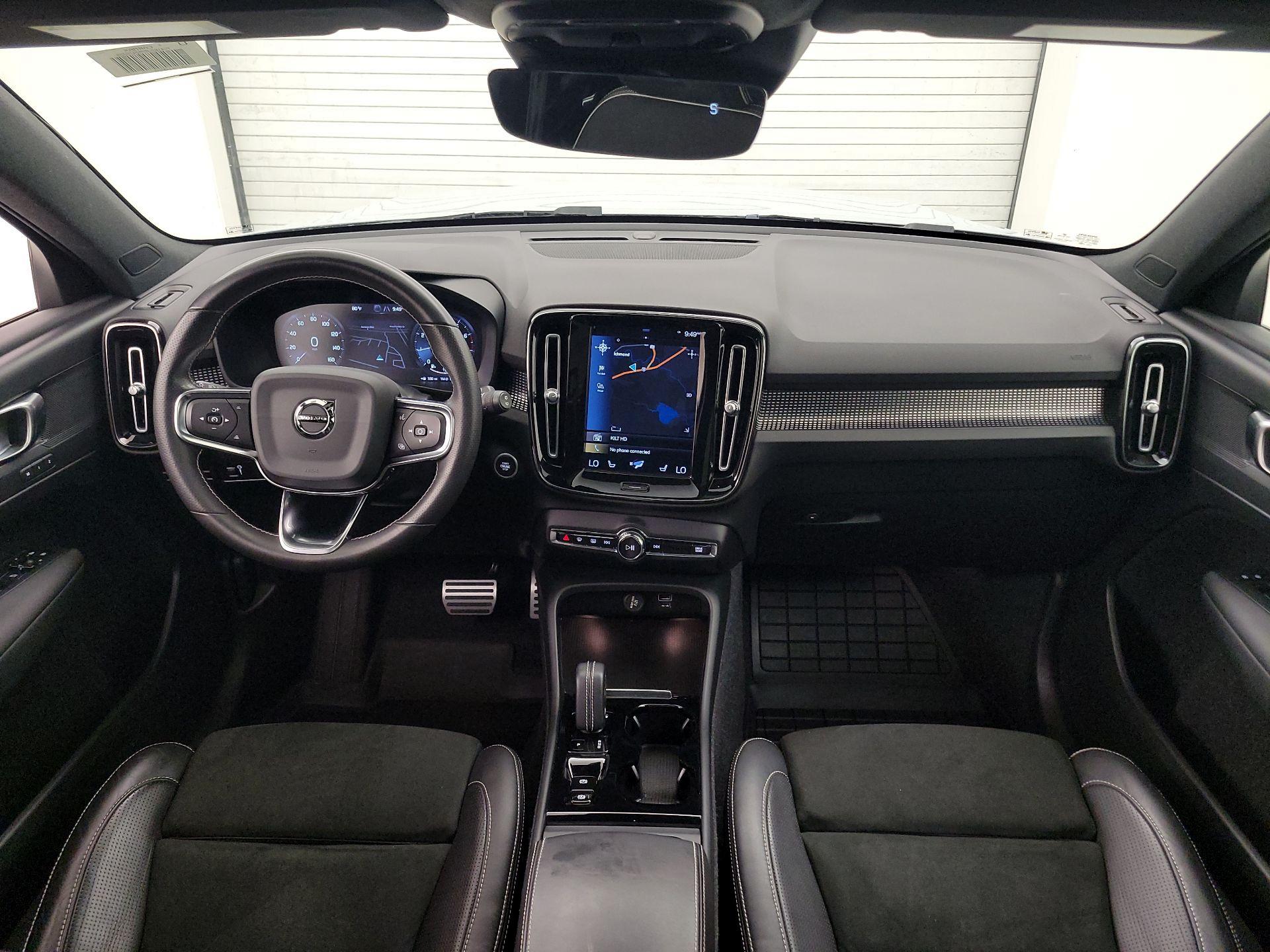 Thumbnail: 2021 Volvo XC40 - 9
