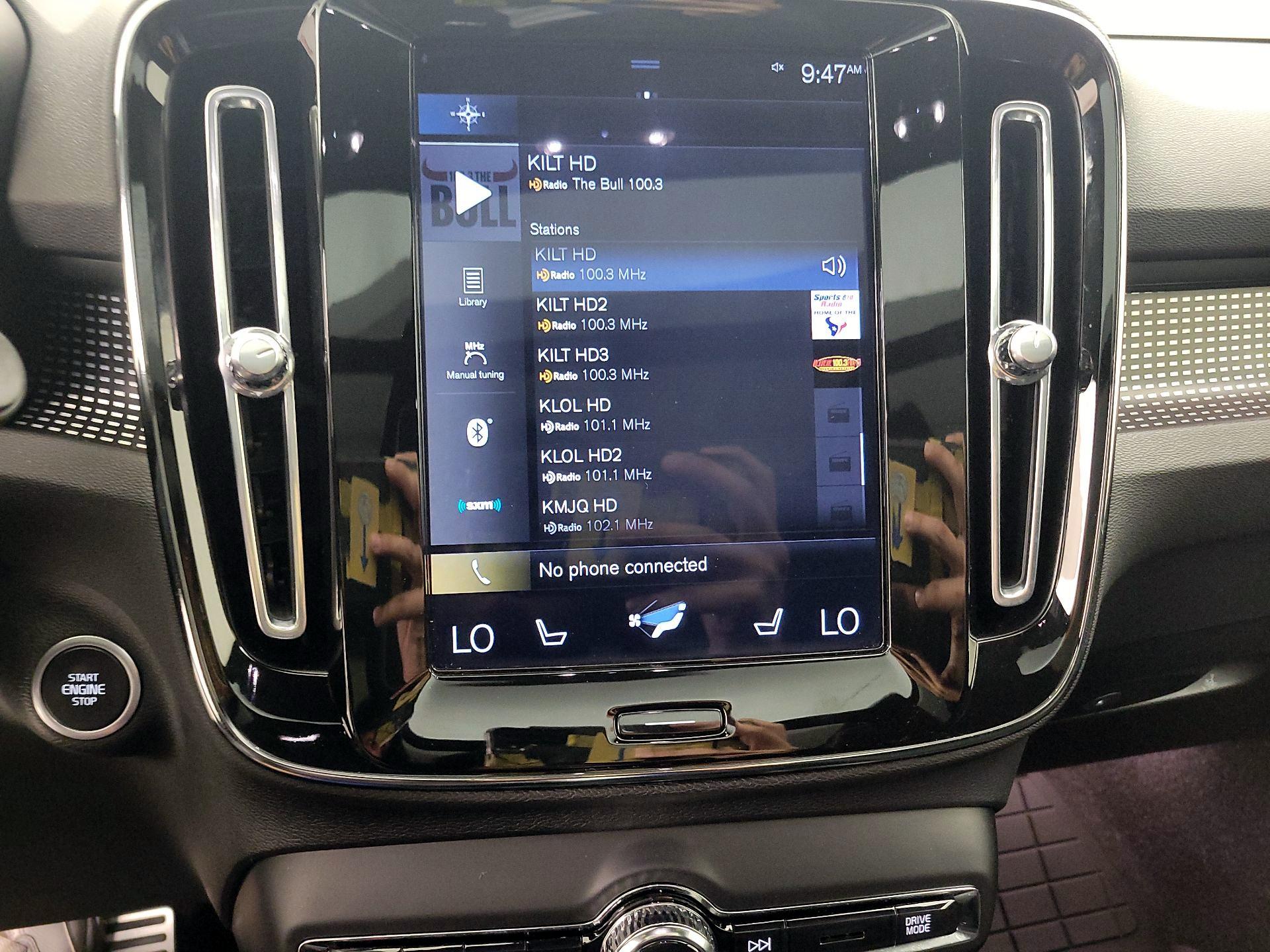 Thumbnail: 2021 Volvo XC40 - 16