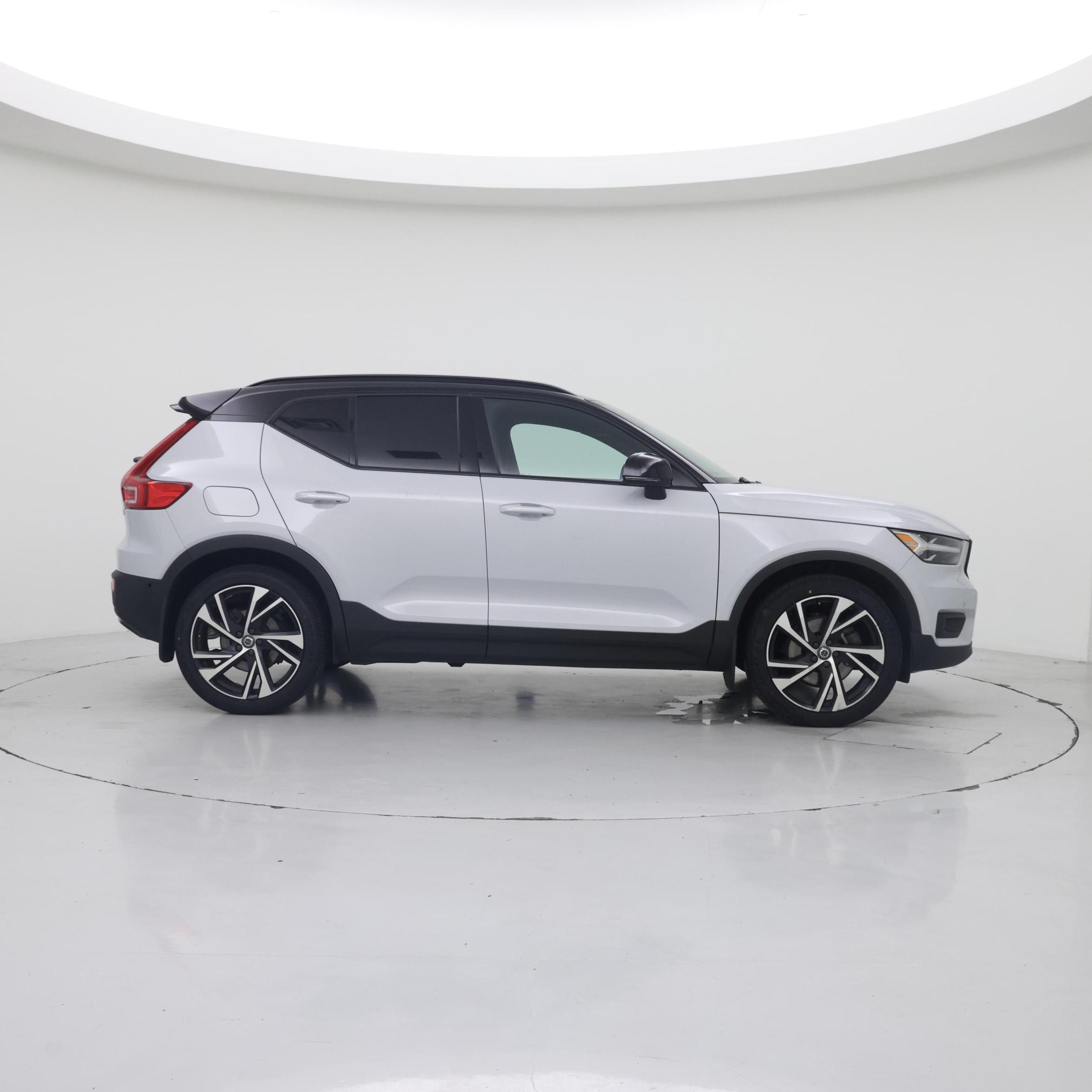 Thumbnail: 2021 Volvo XC40 - 7