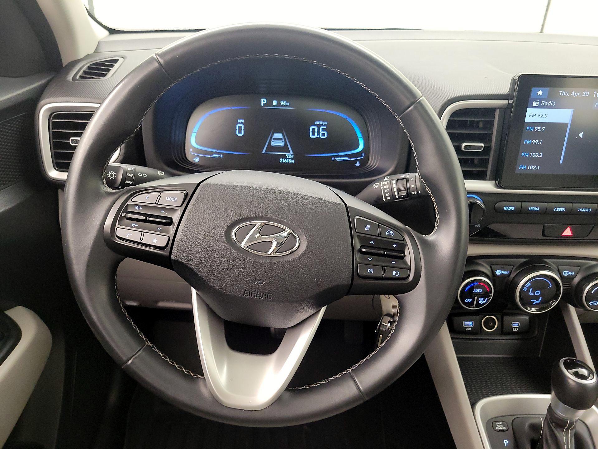 Thumbnail: 2023 Hyundai Venue - 10