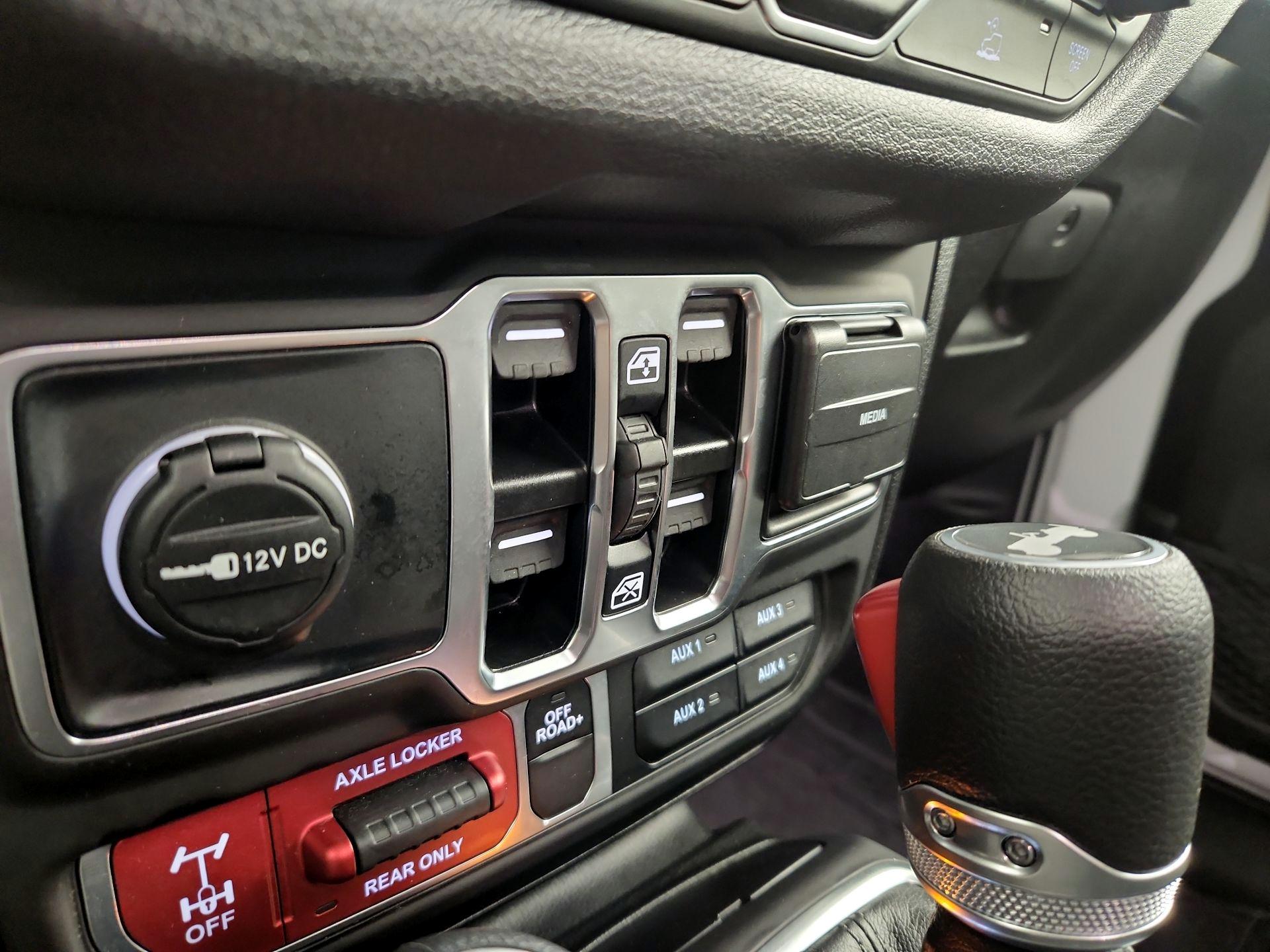 Thumbnail: 2025 Jeep Wrangler - 18