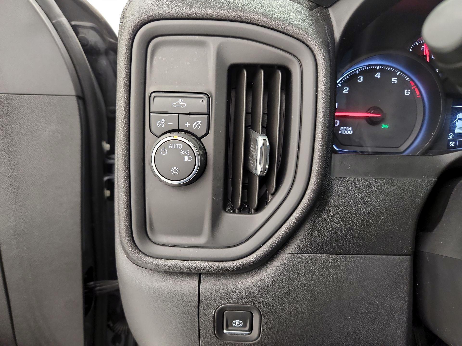 Thumbnail: 2020 Chevrolet Silverado 1500 - 13