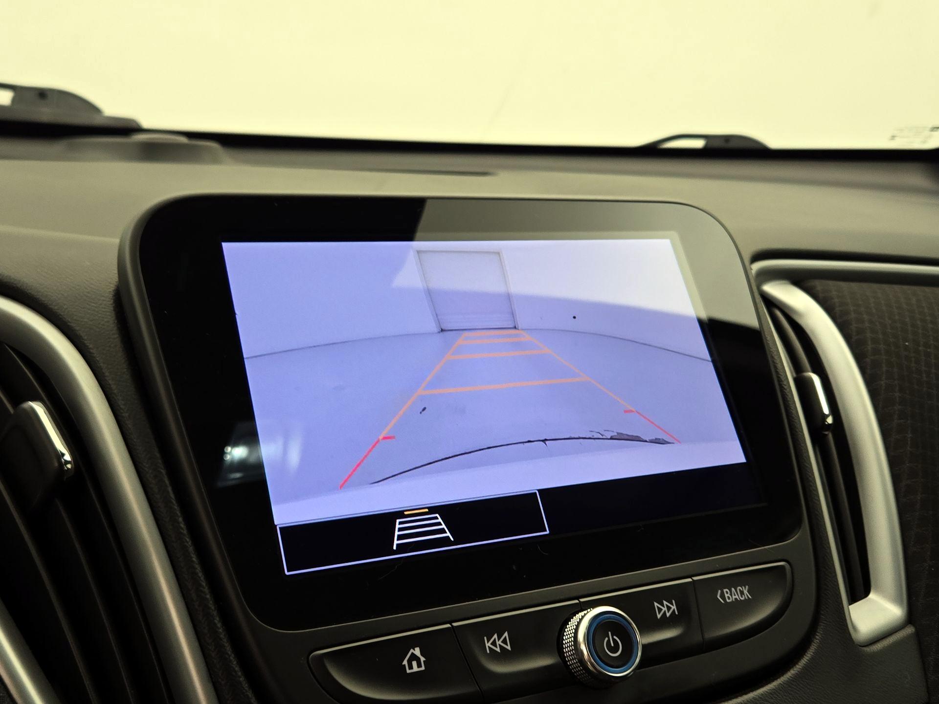 Thumbnail: 2023 Chevrolet Malibu - 14