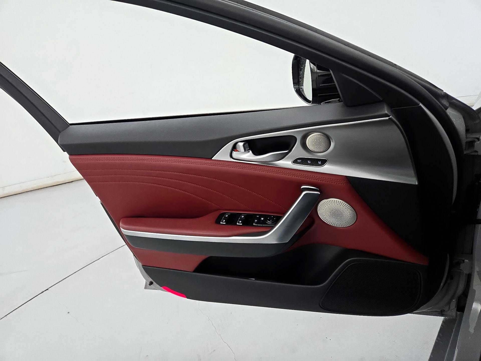 Thumbnail: 2023 Kia Stinger - 12