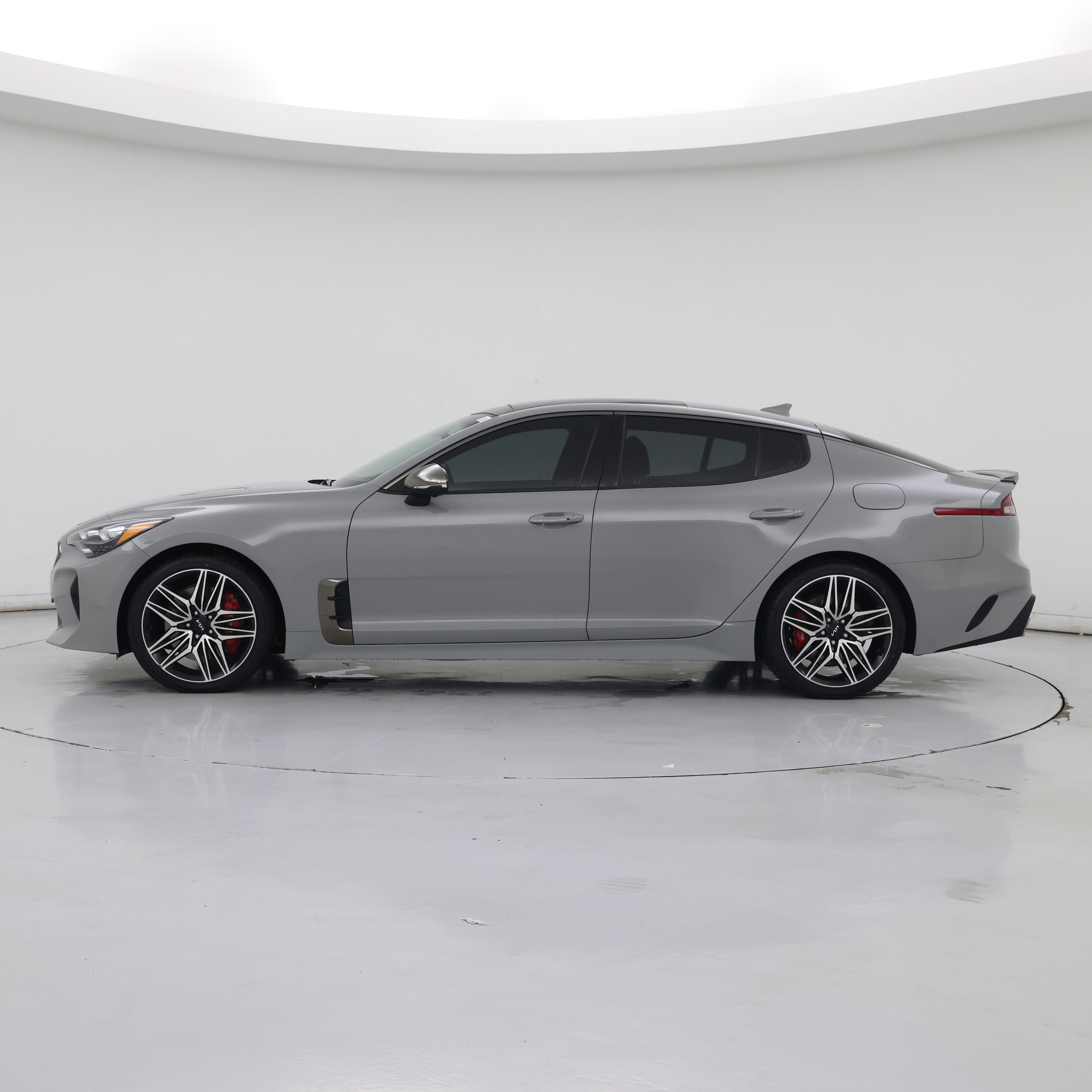 Thumbnail: 2023 Kia Stinger - 3