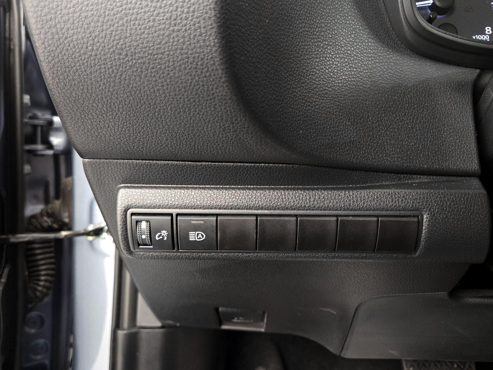 2025 Toyota Corolla SE - Photo 14