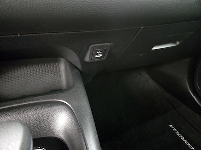 USB/AUX Ports