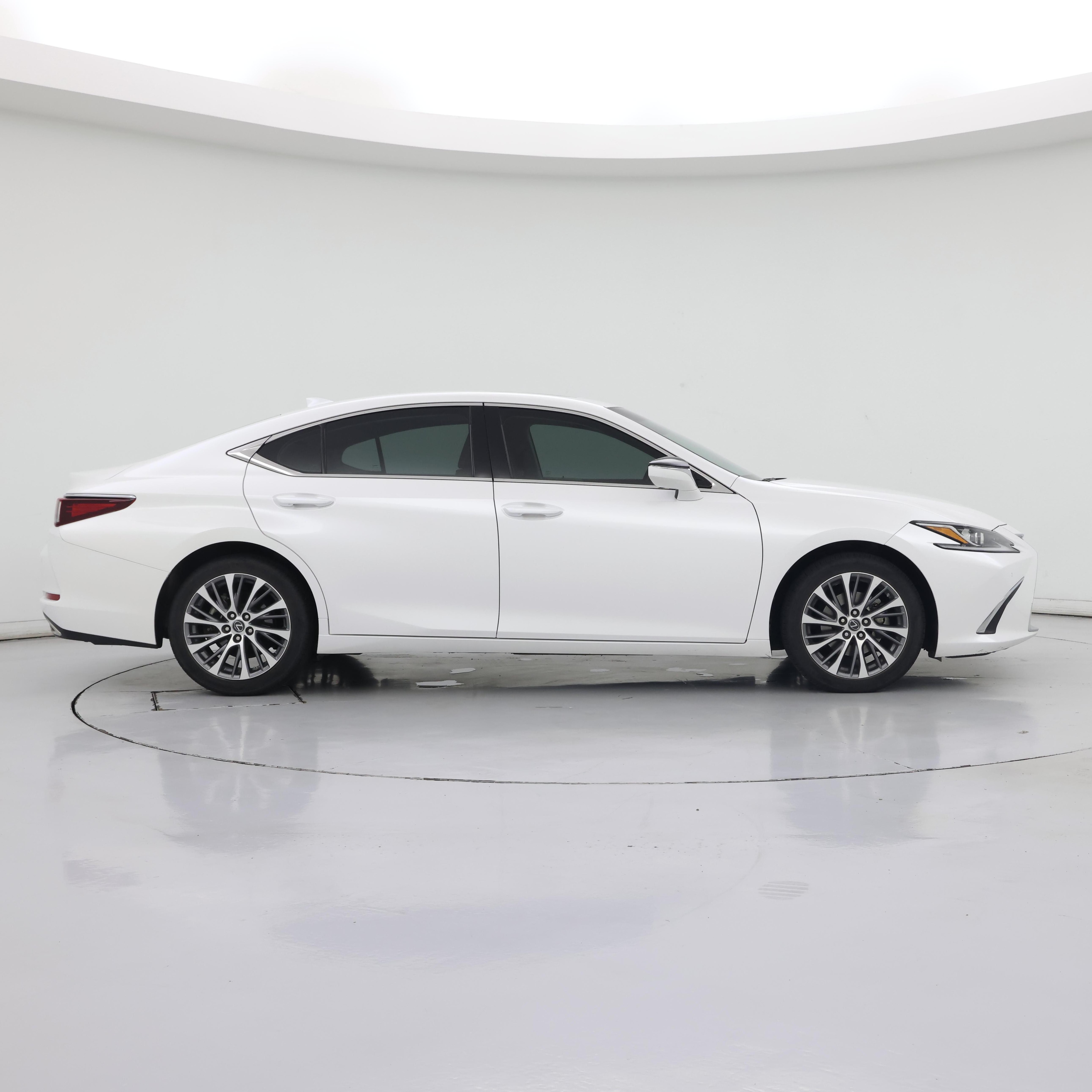 Thumbnail: 2020 Lexus ES - 7
