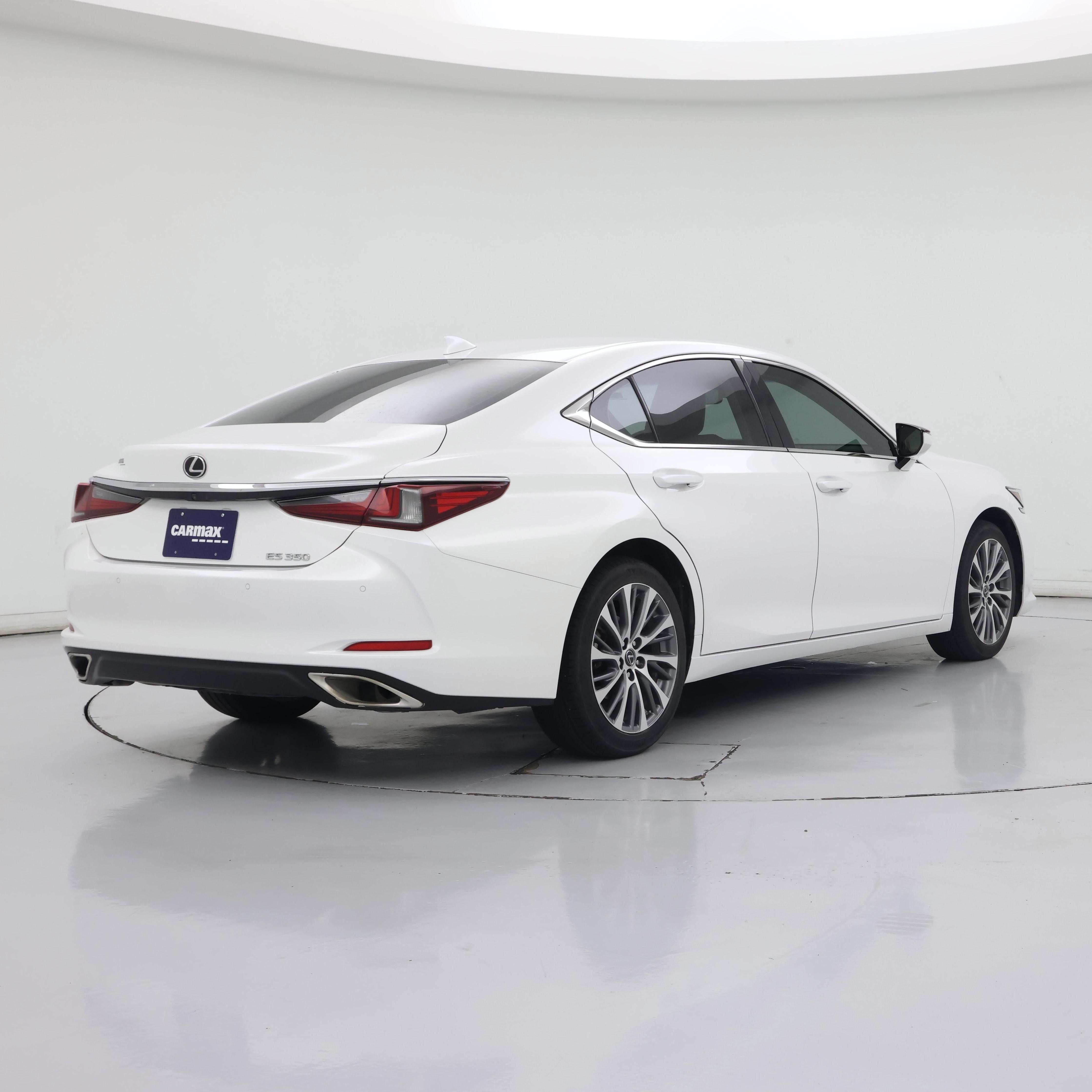 Thumbnail: 2020 Lexus ES - 8