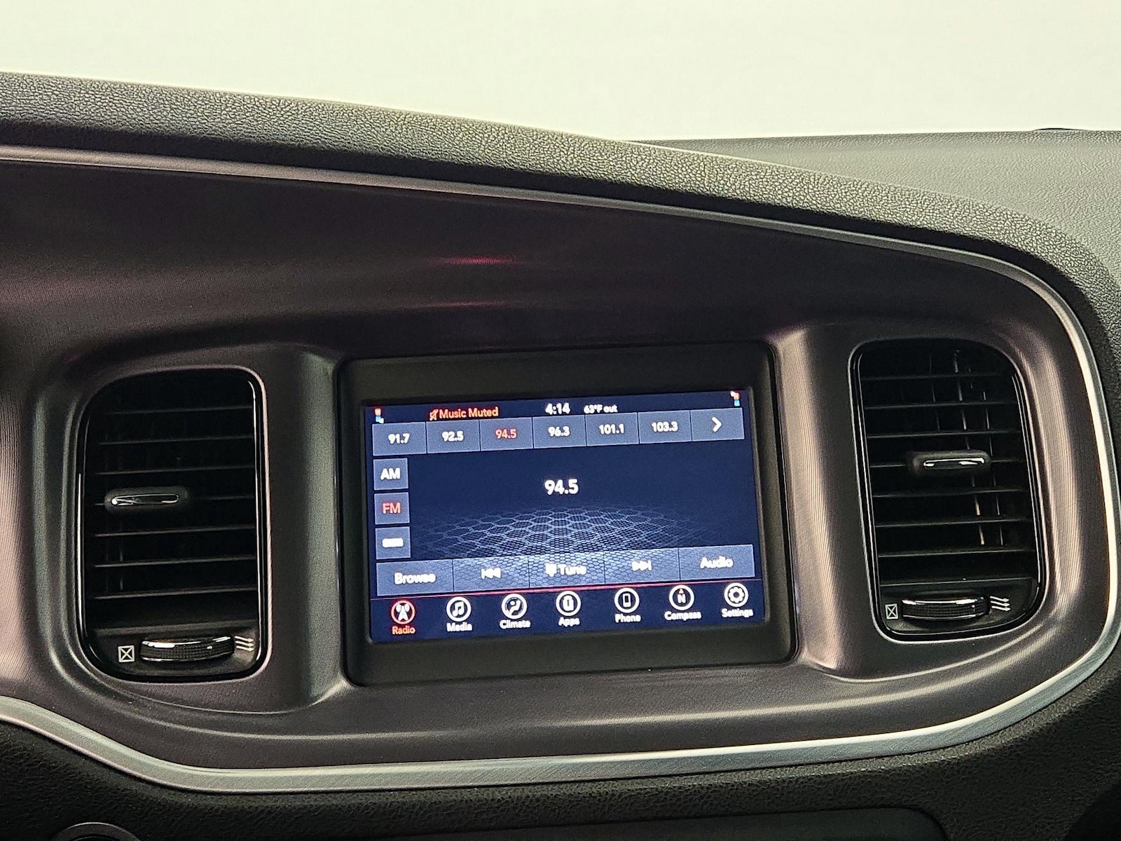 2020 Dodge Charger SXT - Photo 7