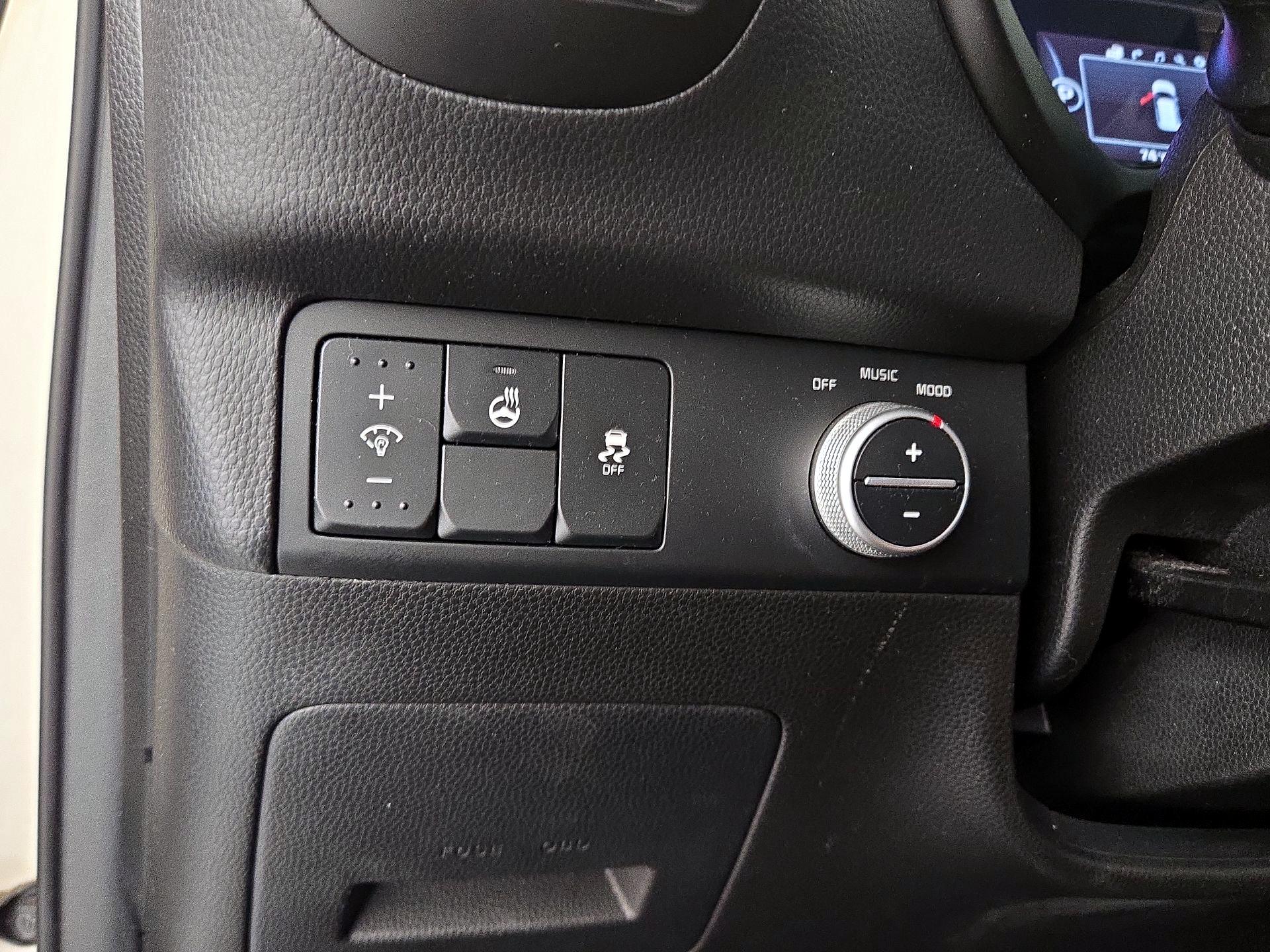 Thumbnail: 2015 Kia Soul - 13