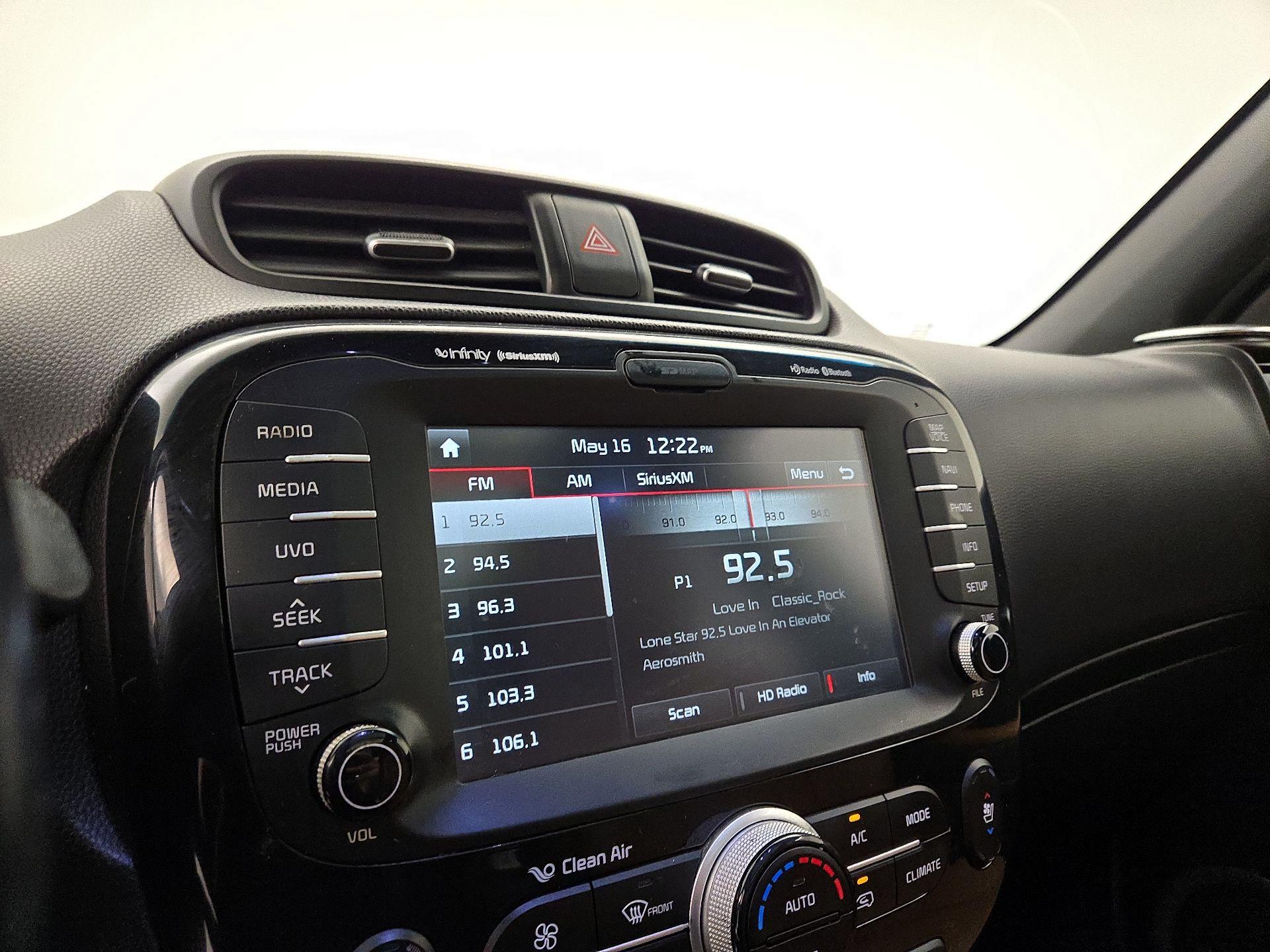 Thumbnail: 2015 Kia Soul - 16