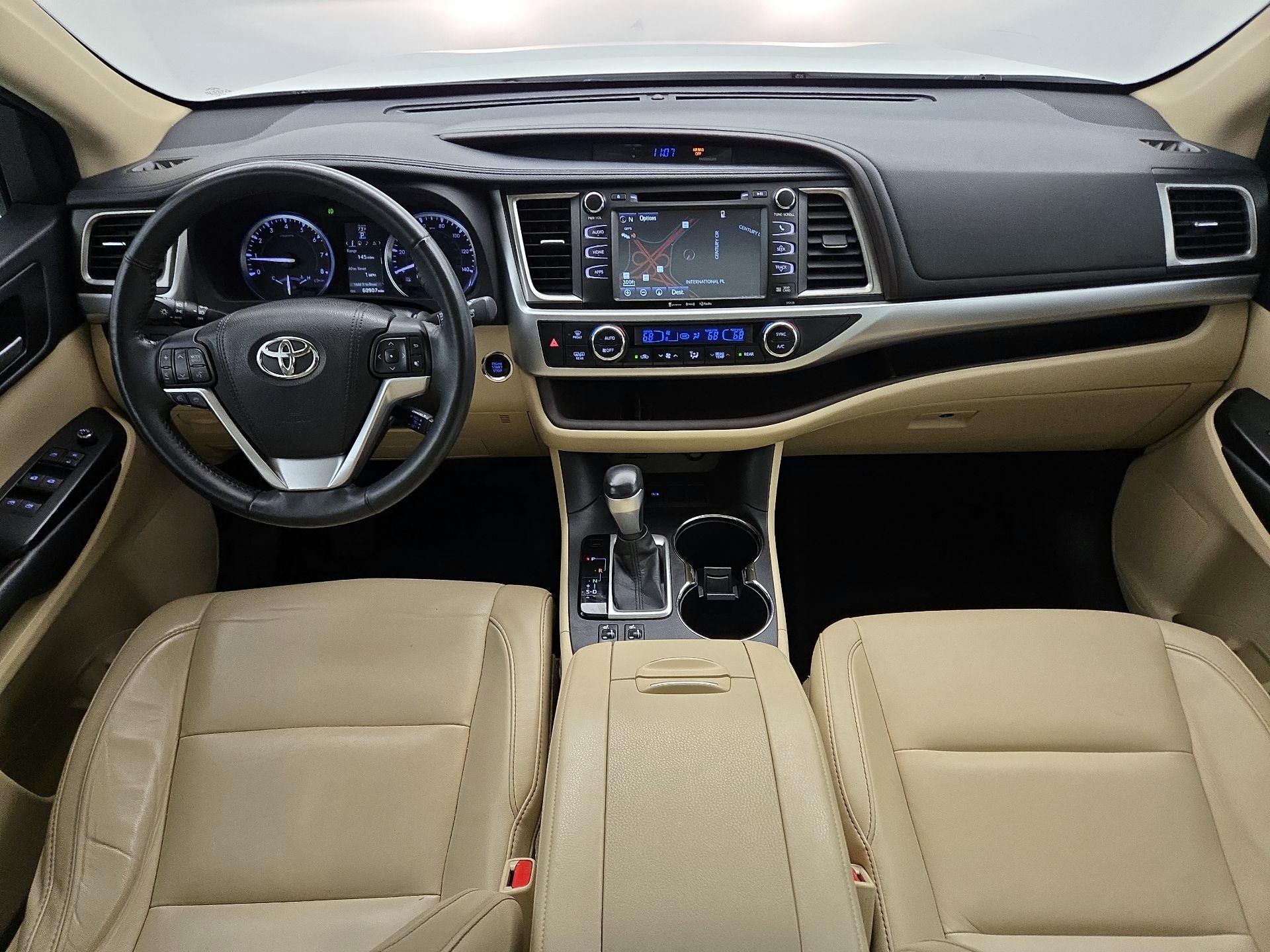 Thumbnail: 2016 Toyota Highlander - 9