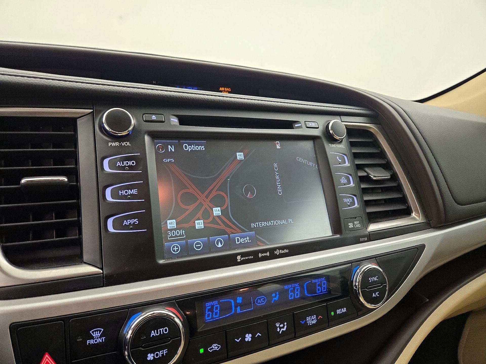Thumbnail: 2016 Toyota Highlander - 14