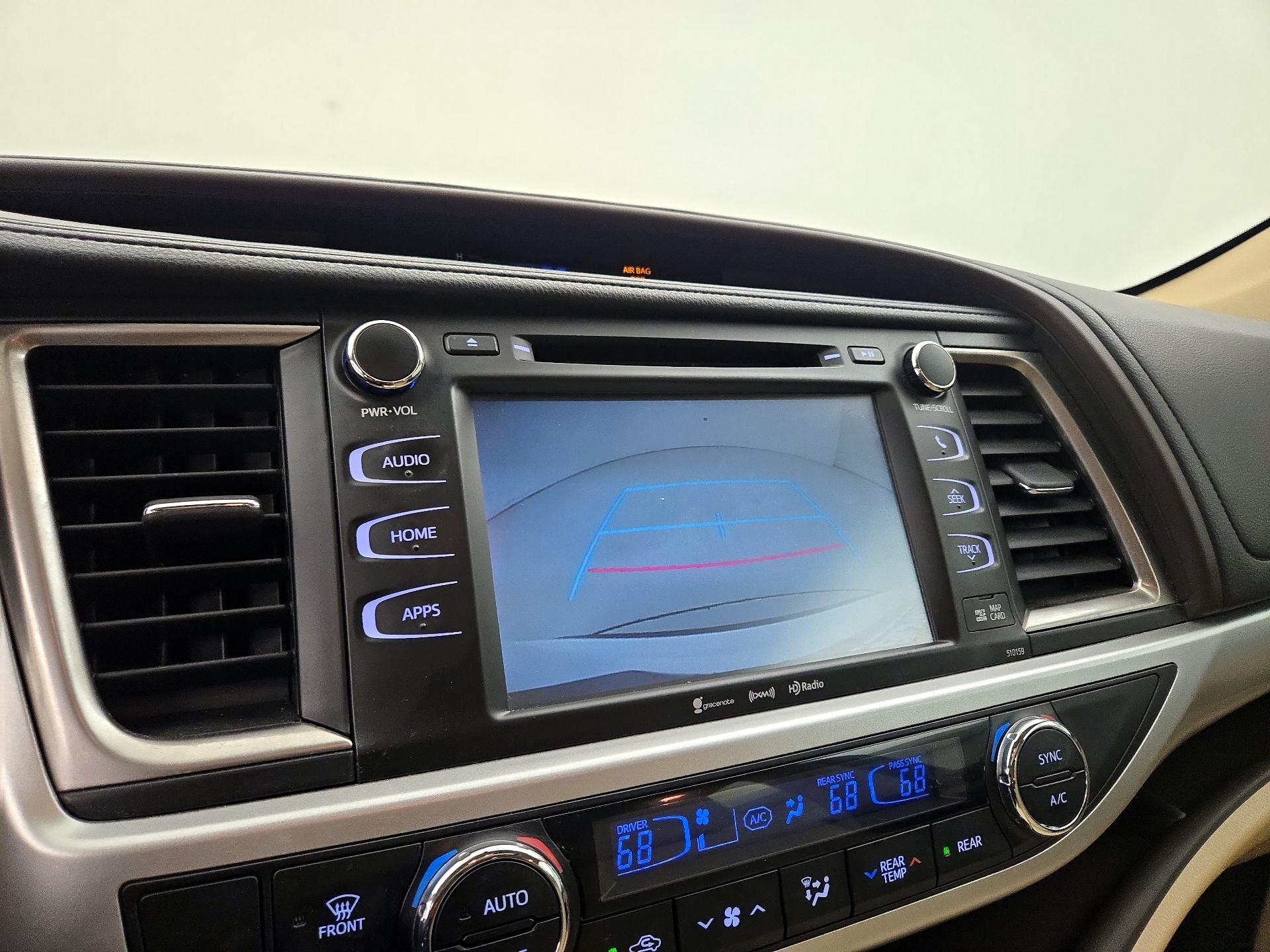 Thumbnail: 2016 Toyota Highlander - 15