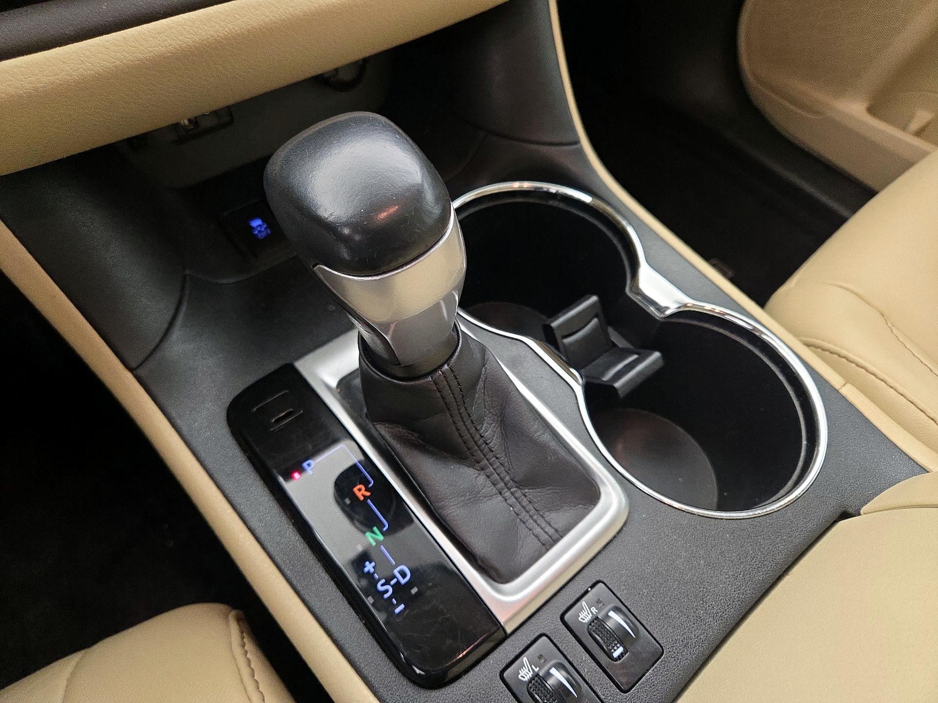 Thumbnail: 2016 Toyota Highlander - 18