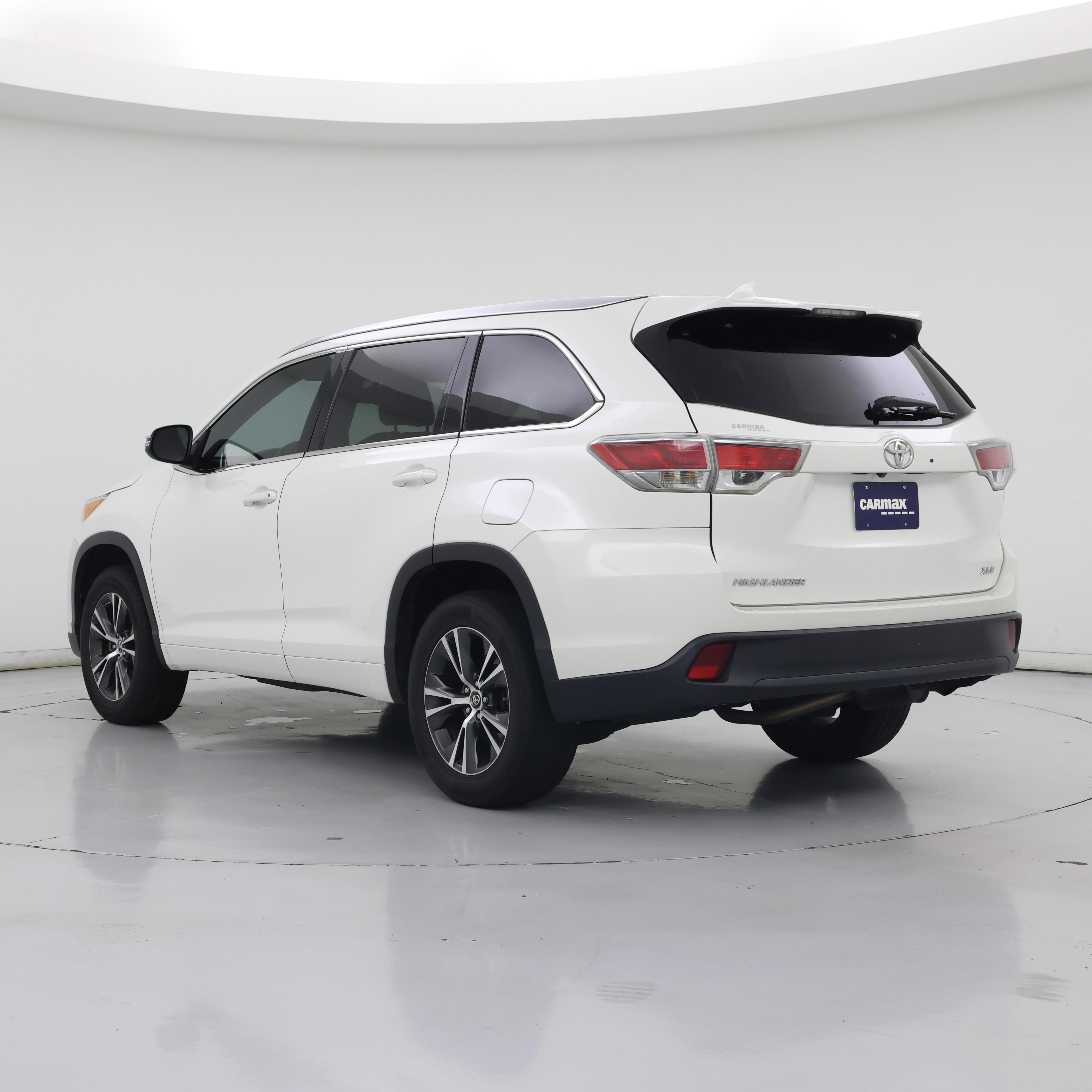 Thumbnail: 2016 Toyota Highlander - 2