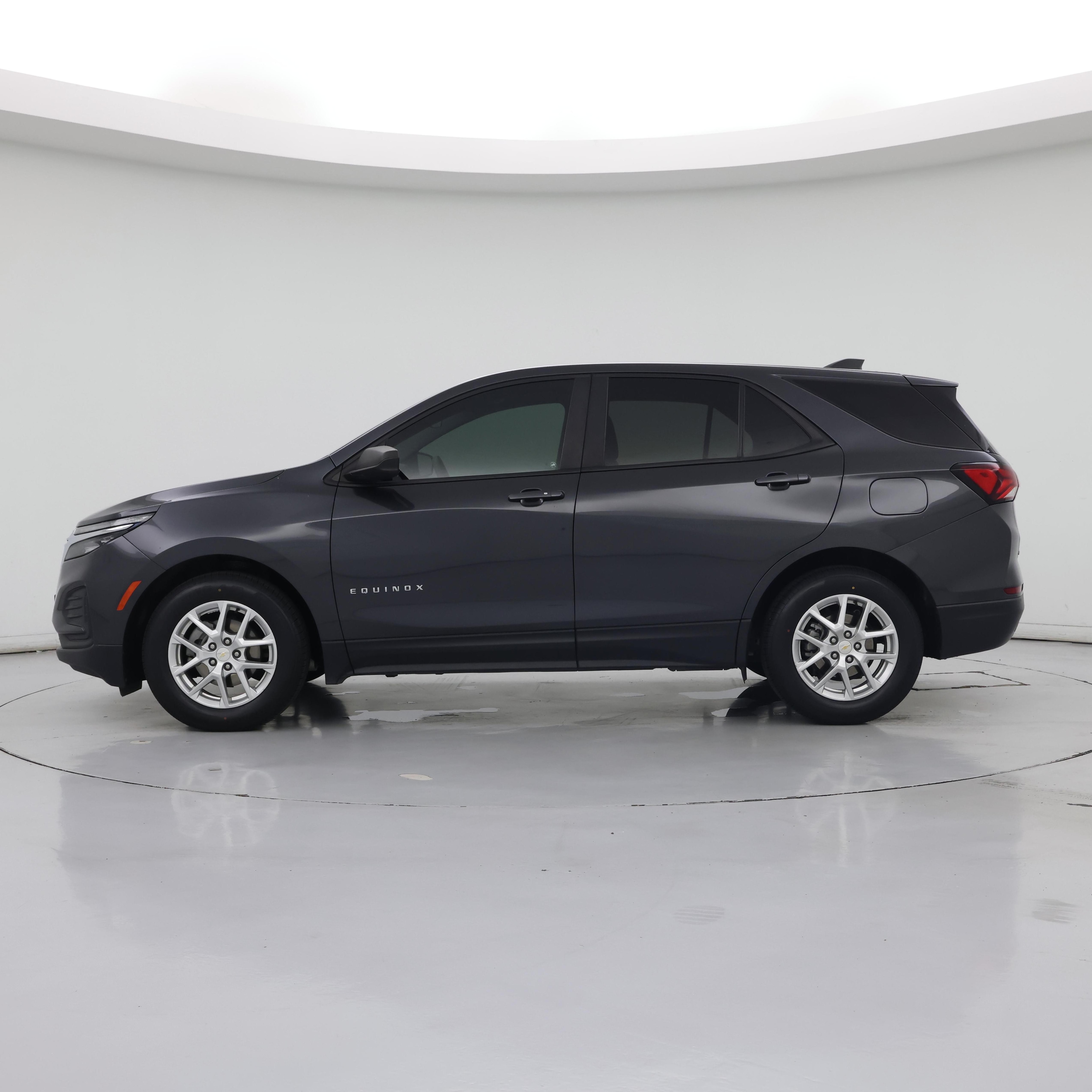 Thumbnail: 2022 Chevrolet Equinox - 3