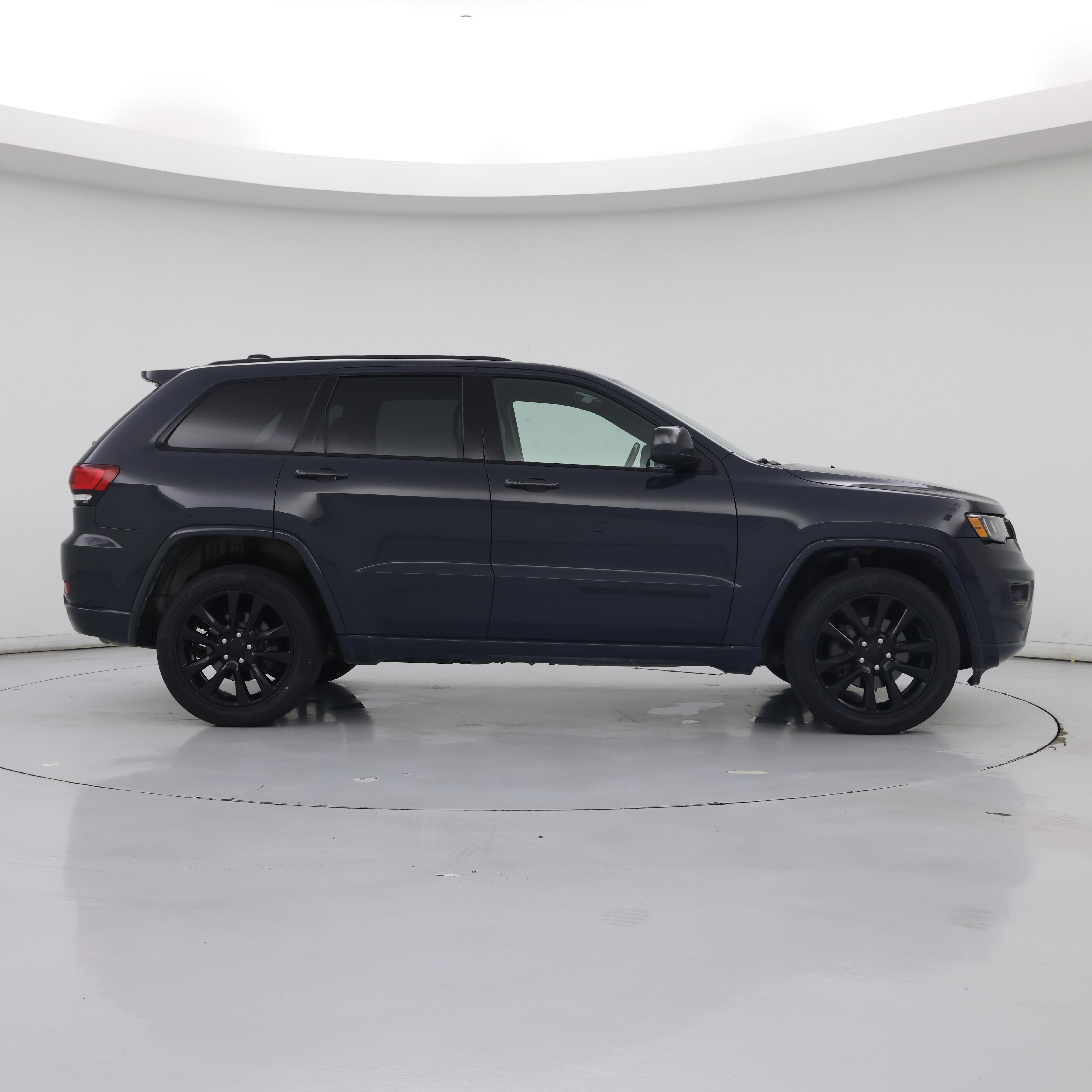 Thumbnail: 2018 Jeep Grand Cherokee - 7