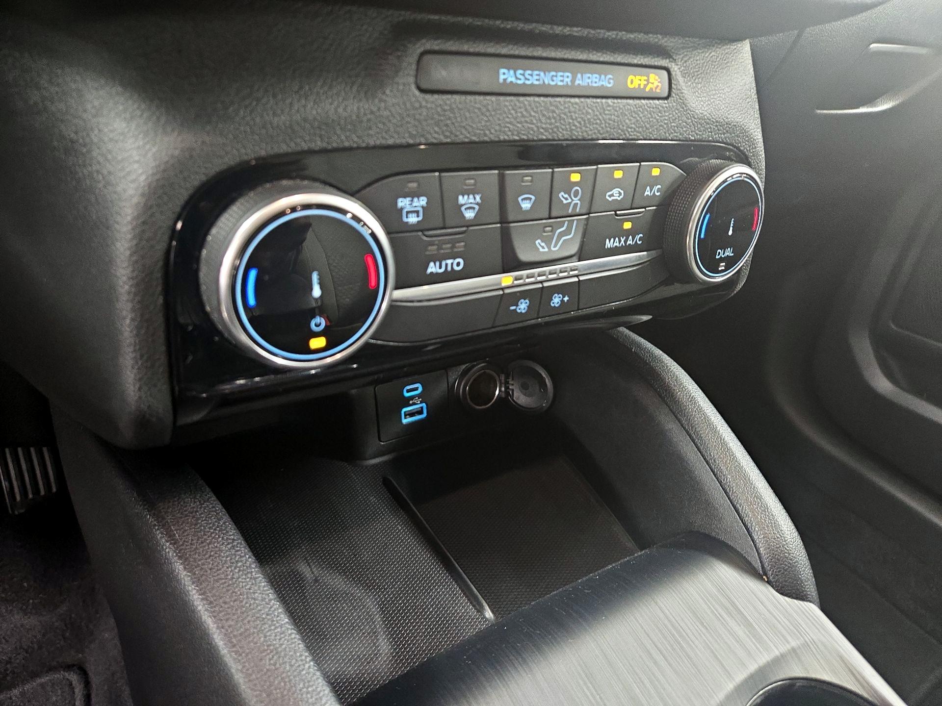 Thumbnail: 2022 Ford Escape - 16