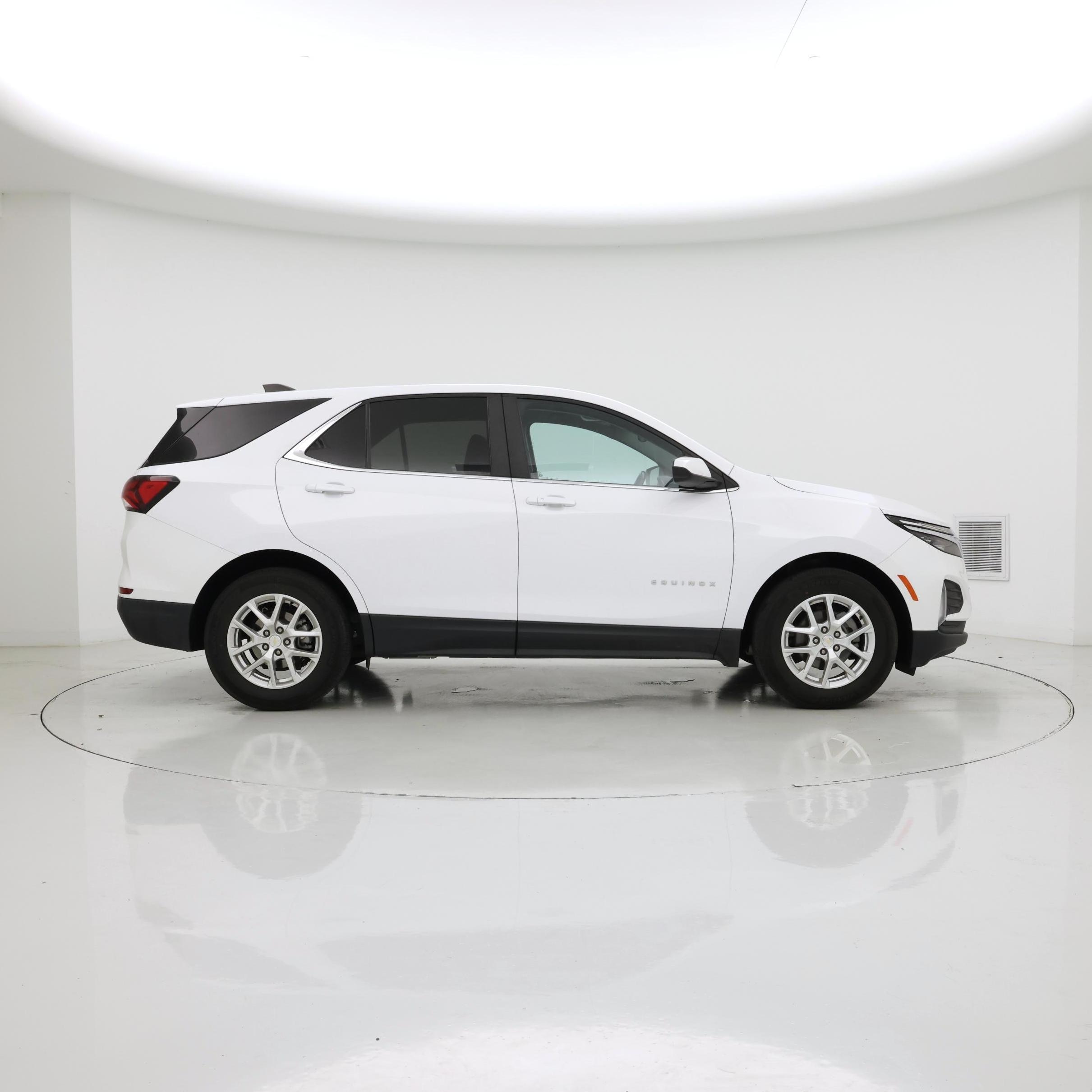 Thumbnail: 2022 Chevrolet Equinox - 7