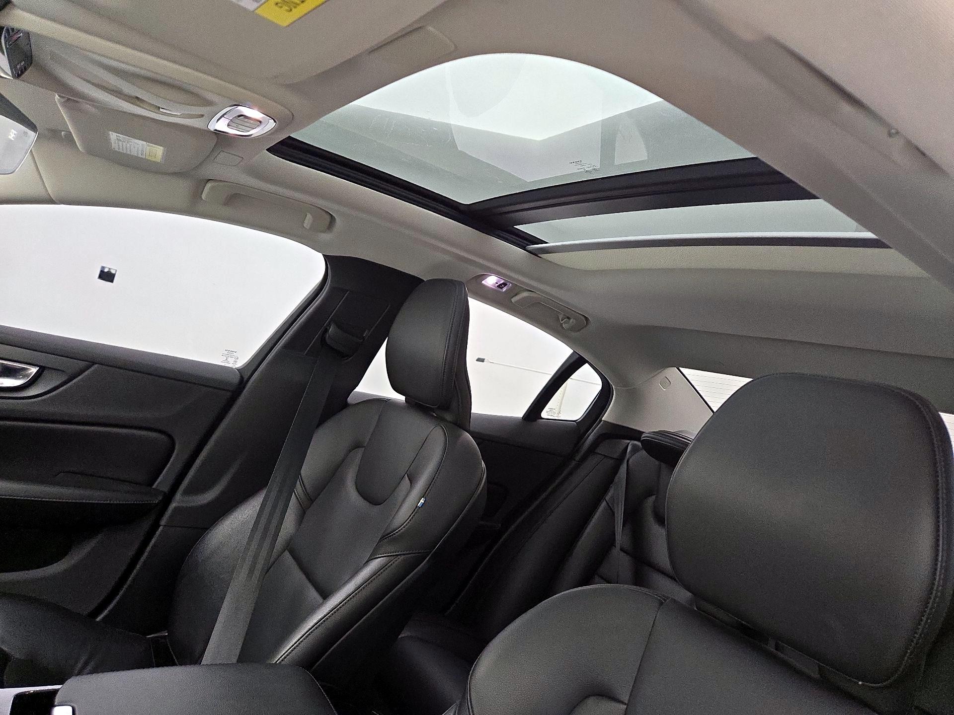 Thumbnail: 2021 Volvo S60 - 19