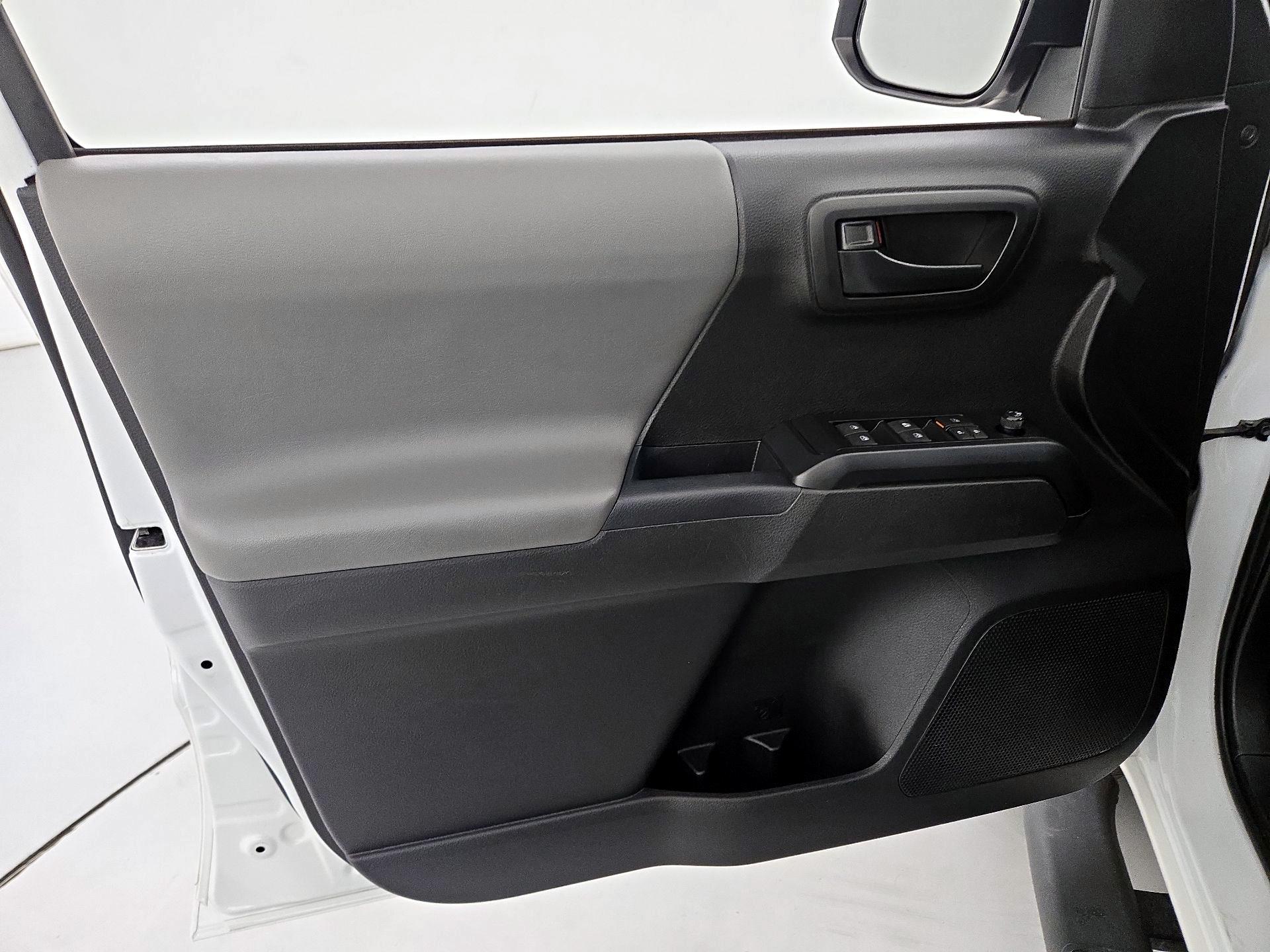 Thumbnail: 2021 Toyota Tacoma - 12