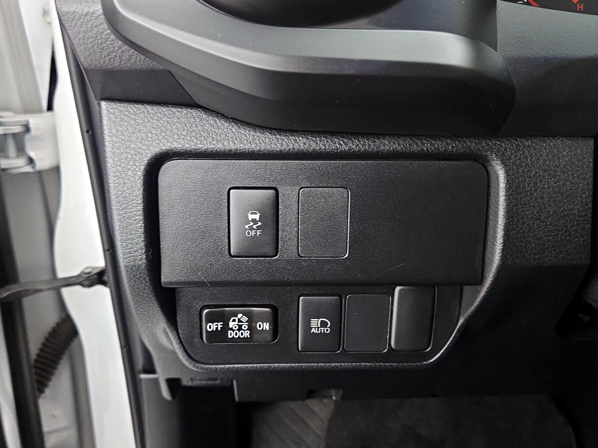 Thumbnail: 2021 Toyota Tacoma - 13