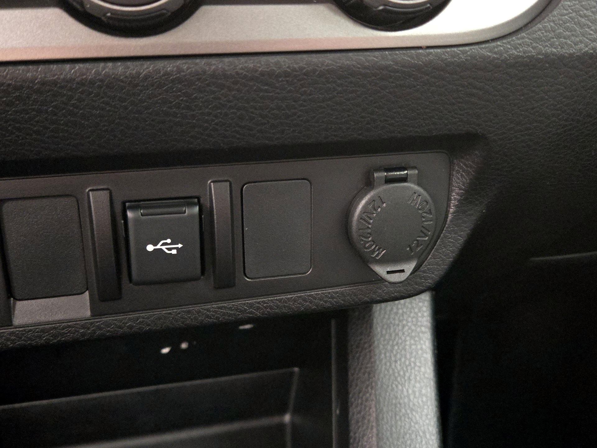 Thumbnail: 2021 Toyota Tacoma - 18