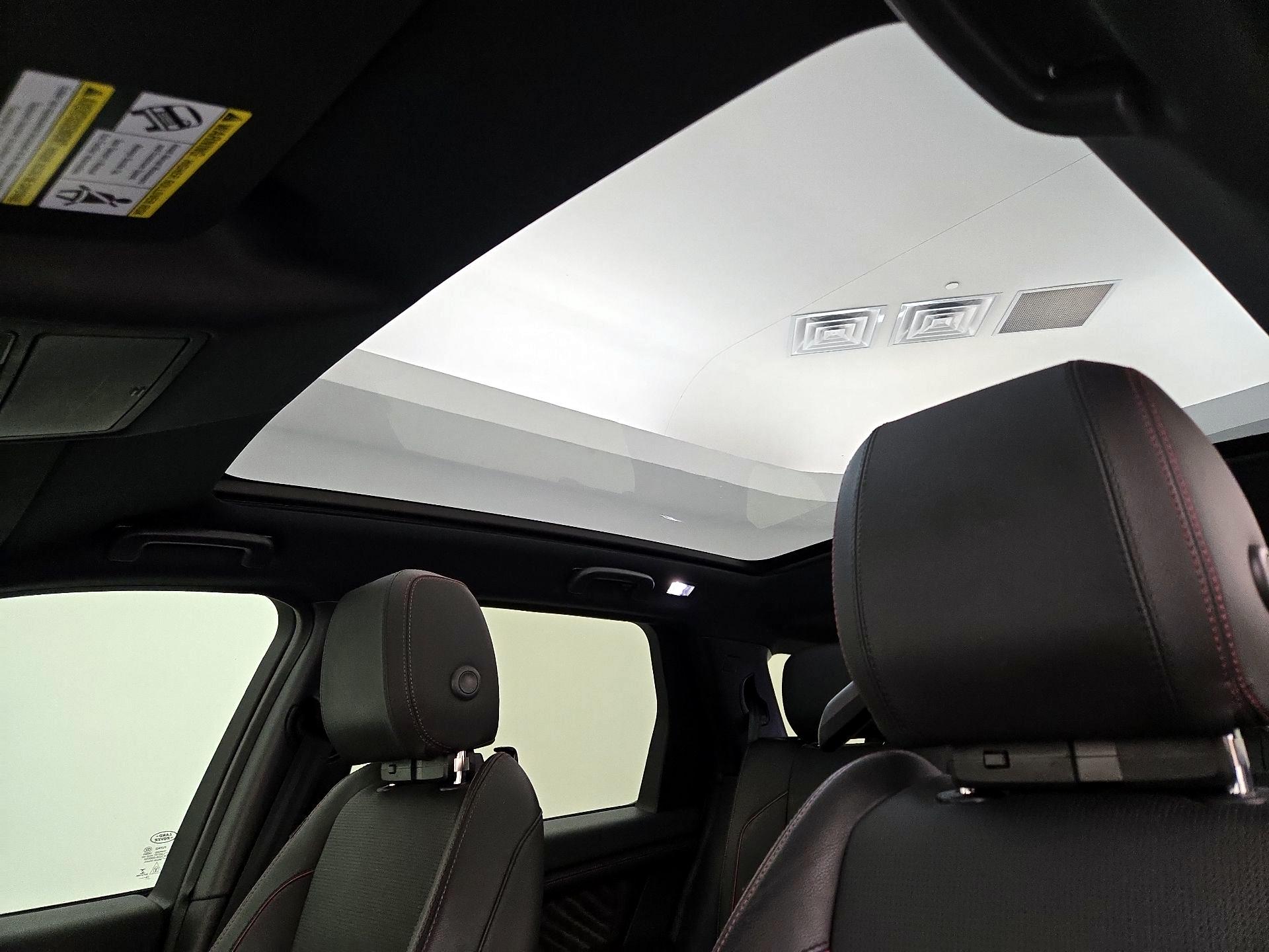 Thumbnail: 2020 Land Rover Discovery Sport - 20